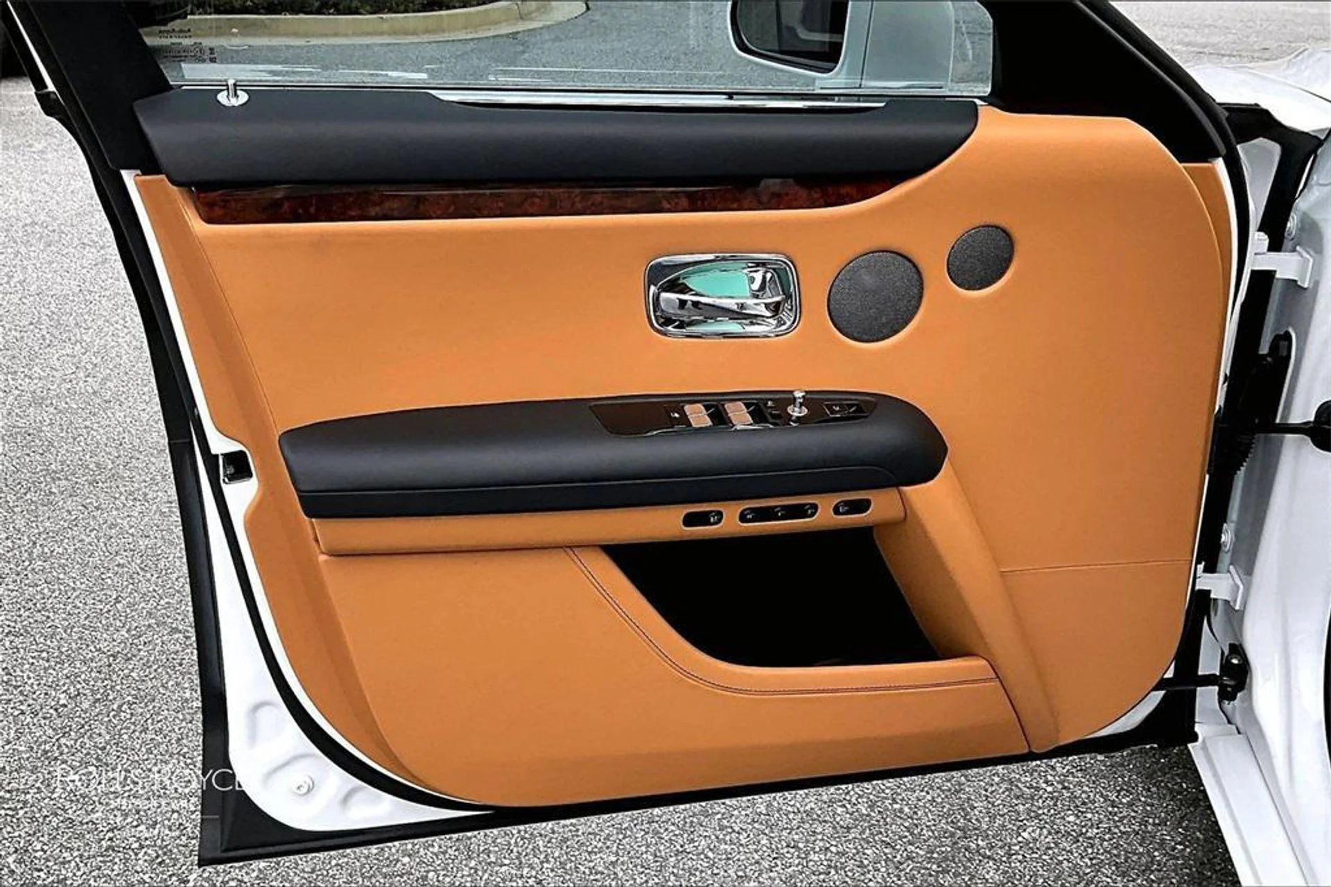 mph021_3877085039_ay84upw6_Zo_E4t_T6p_L_I_Rba5a_I2s_f5c7ae58a3