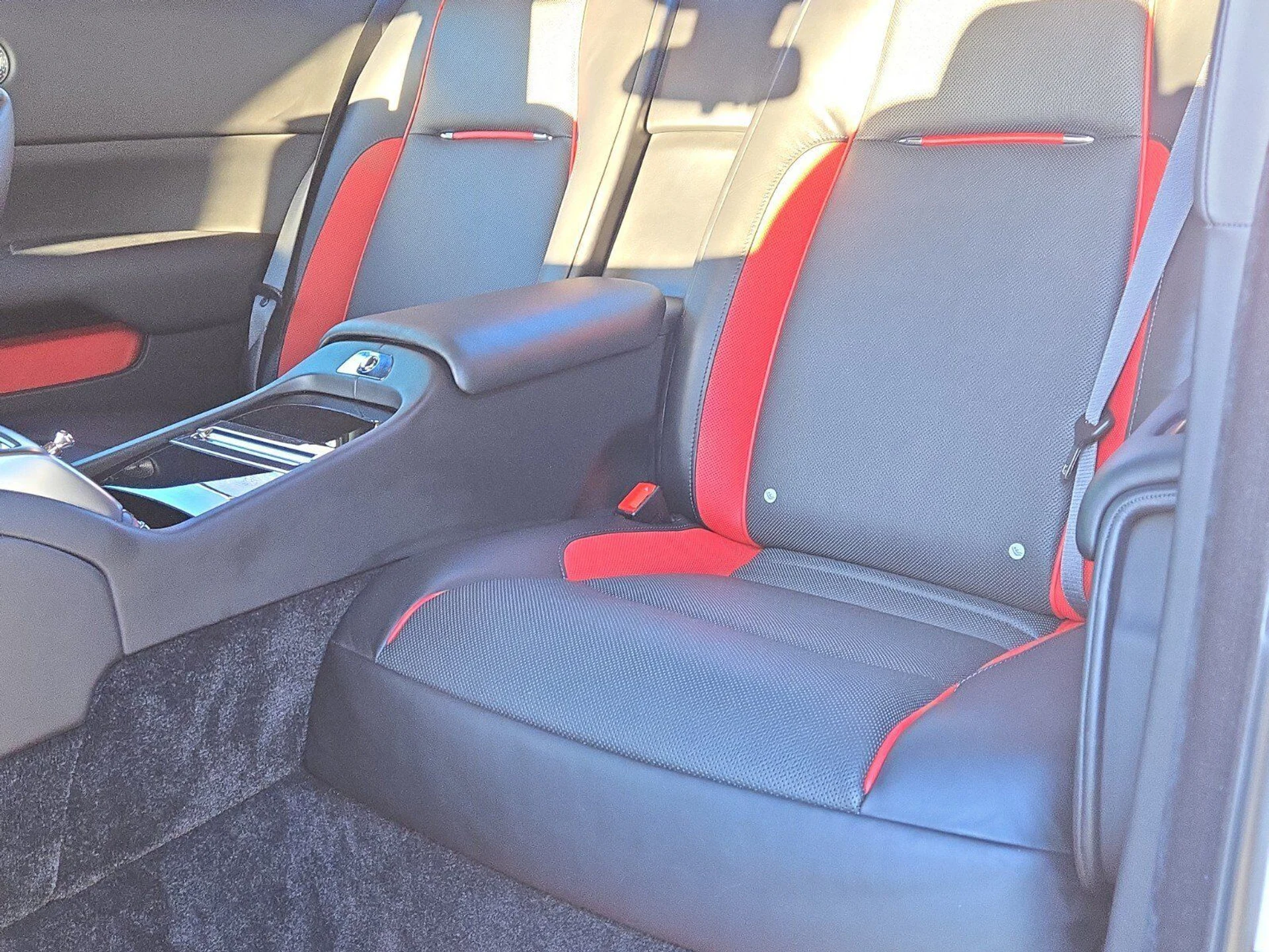 mph021_3877733217_486df9c5fb1ef101674fccd18474d91ex_4e896e3642