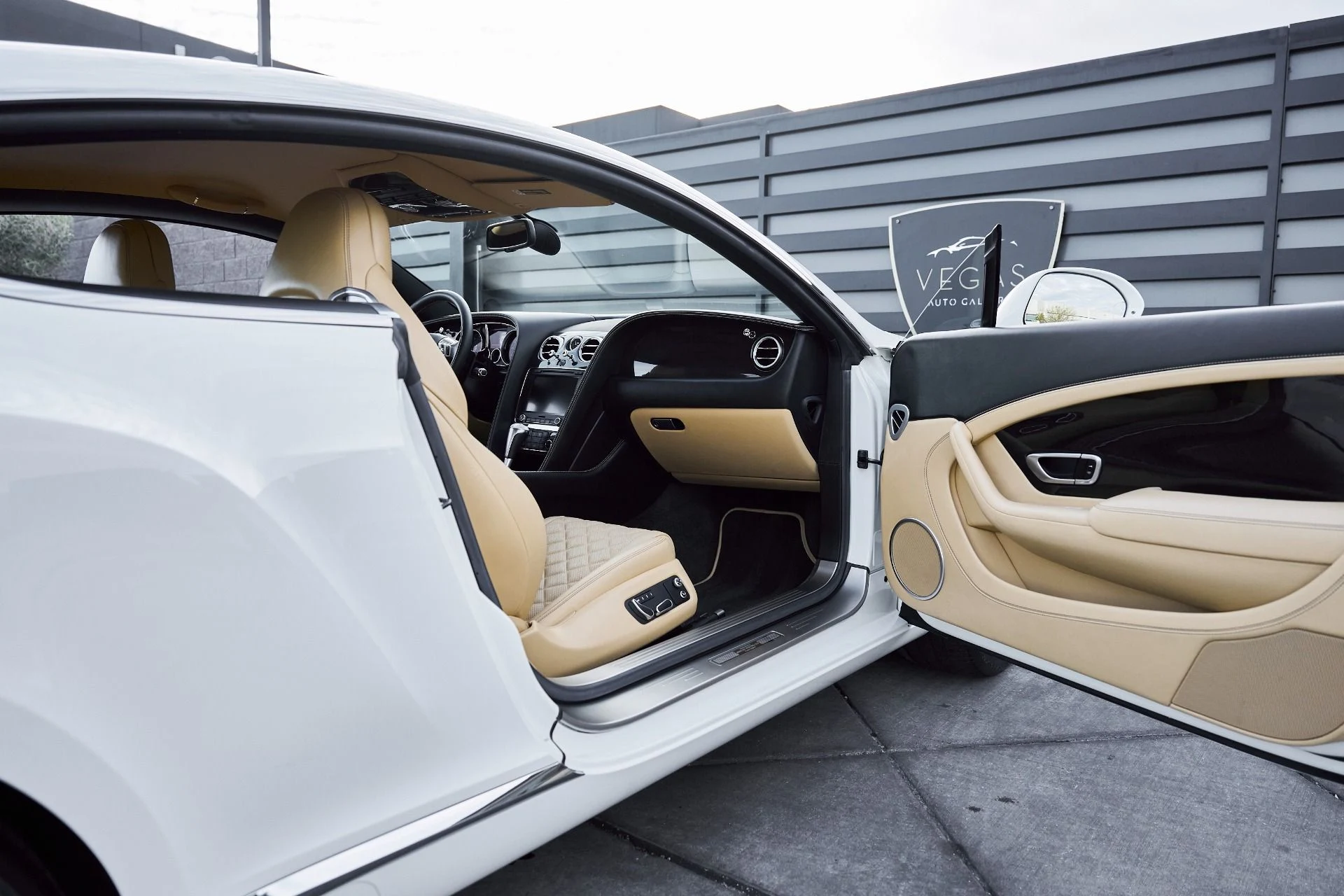 mph021_3890012373_Used_2016_Bentley_Continental_GT_W12_1767667320_e733d126b0