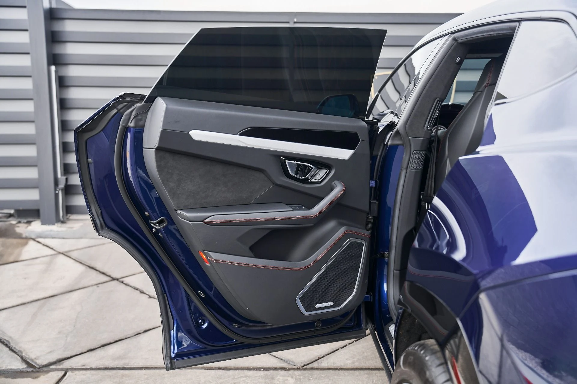 mph021_3895582961_Used_2021_Lamborghini_Urus_1763157060_a35683545c