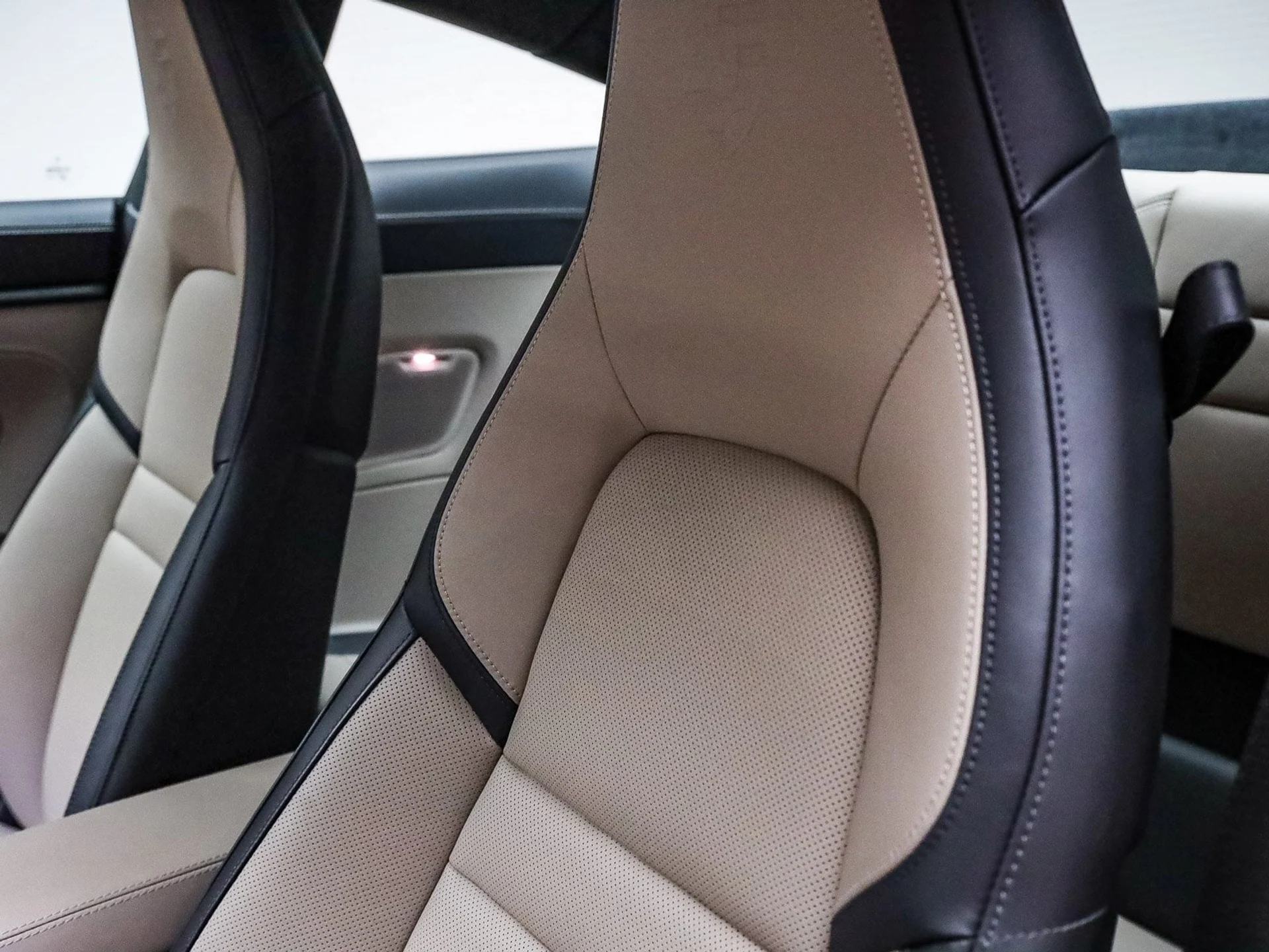 mph021_3896912746_8647c31524b98f6cc2256ff208ccdee2x_5faa9fd3d1