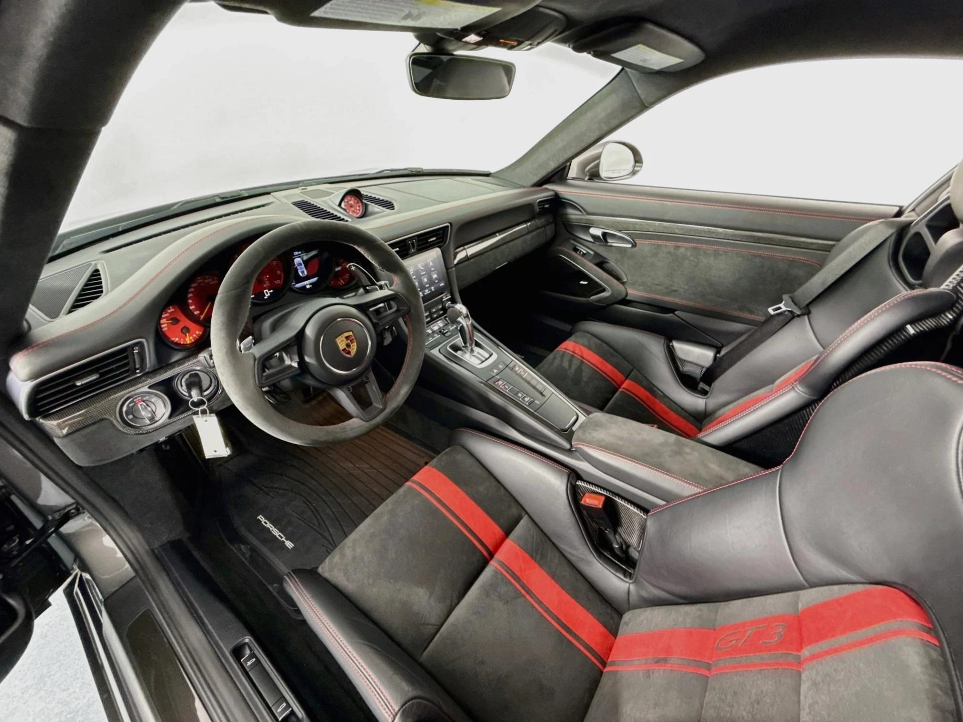 mph021_3898318318_Used_2019_Porsche_911_GT_3_1786138099_e121f10320