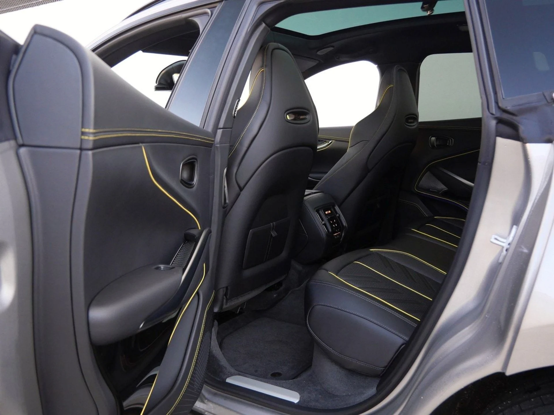 mph021_3898613856_c9eae417cdafed09cd3c012c3b9f328fx_6c25fd236f