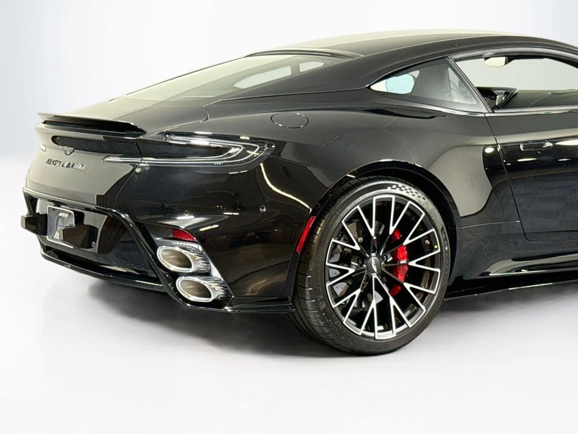 mph021_3899156556_new_2026_aston_martin_db12_scoupe_11350_23060262_22_1024_2e5f5bc68a