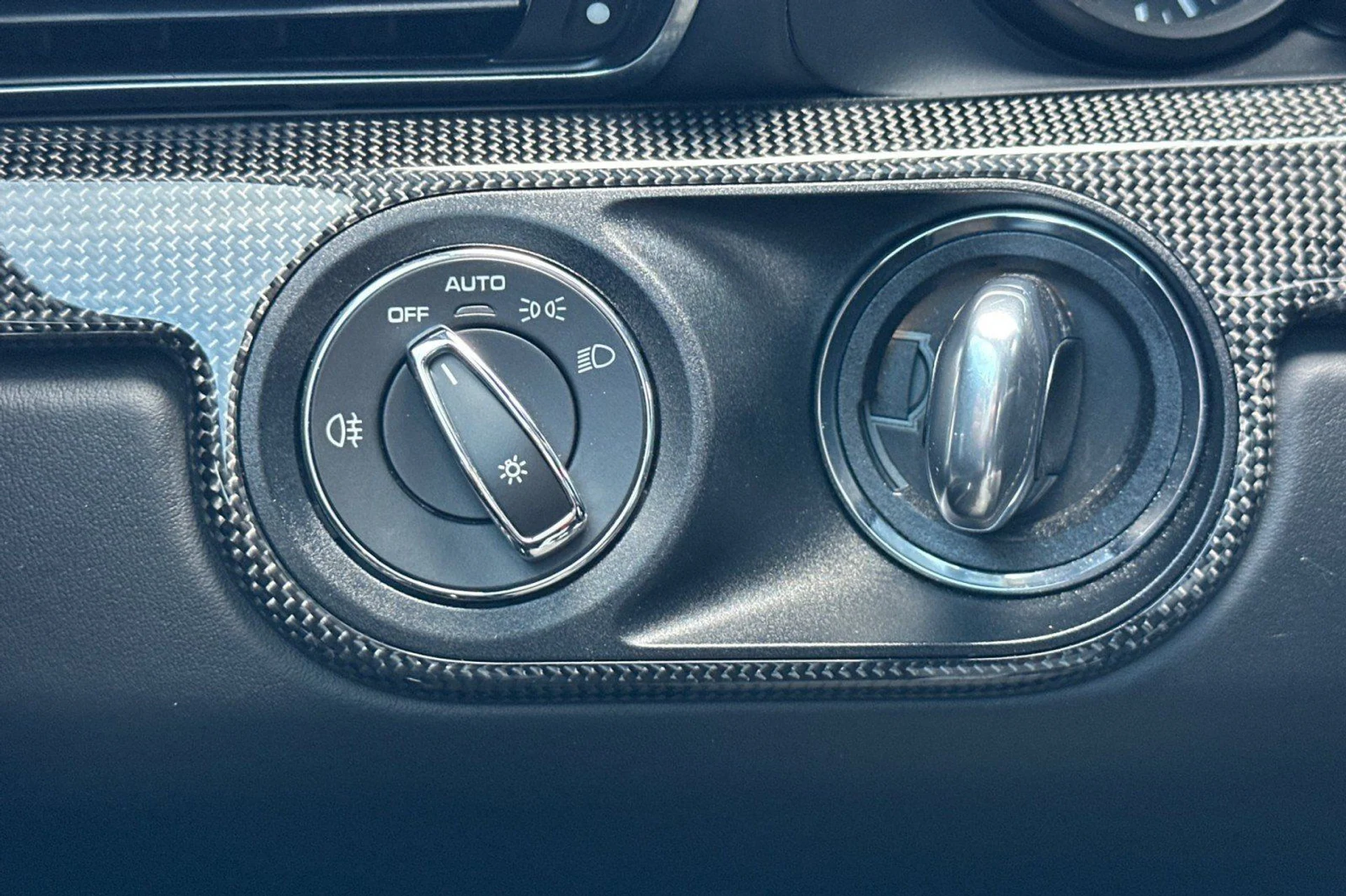 mph021_3910695520_239199f489c8621190467f7553c21811_0842bce131