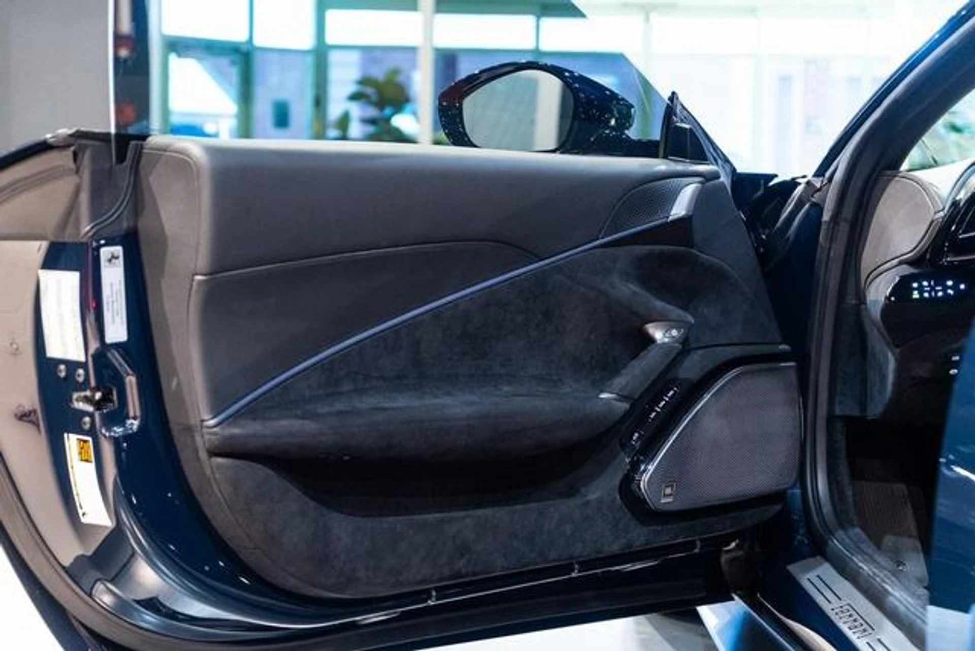 mph021_3919733090_u_VO_Nib_H_Aued_AD_Qps_E3f_Kky9m_VE_6e71775070