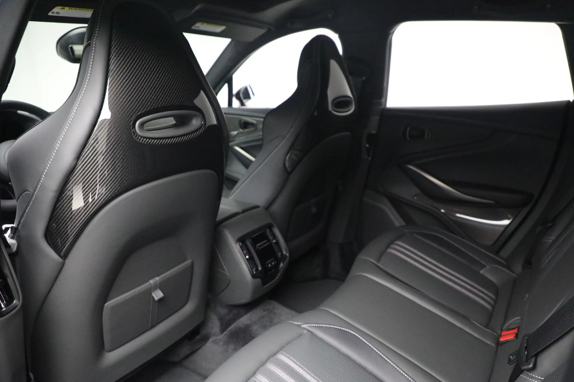 mph021_3924569465_New_2025_Aston_Martin_DBX_707_707_06bd7d2031