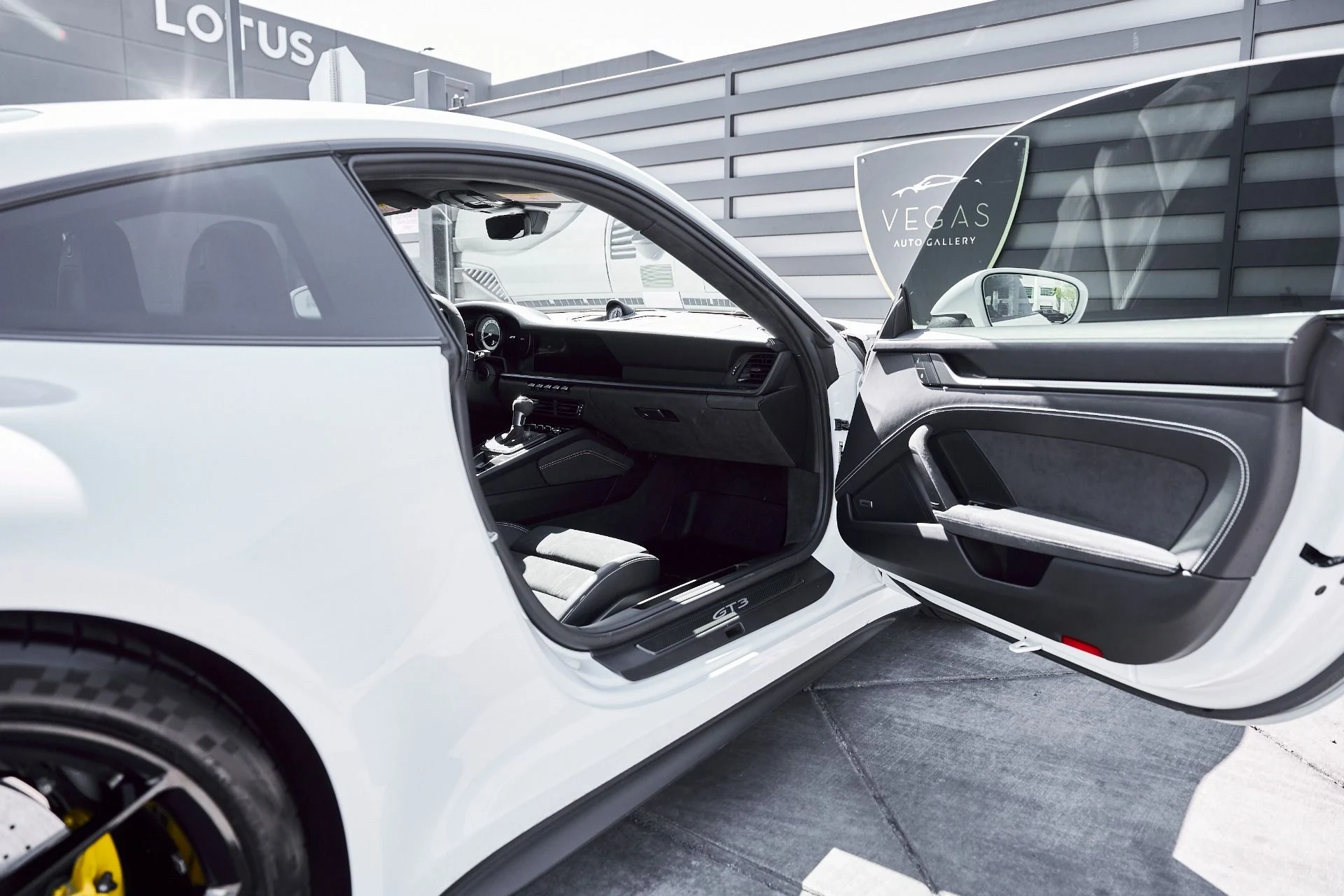 mph021_3927408673_Used_2022_Porsche_911_GT_3_1773348885_aa8bc8cb7c