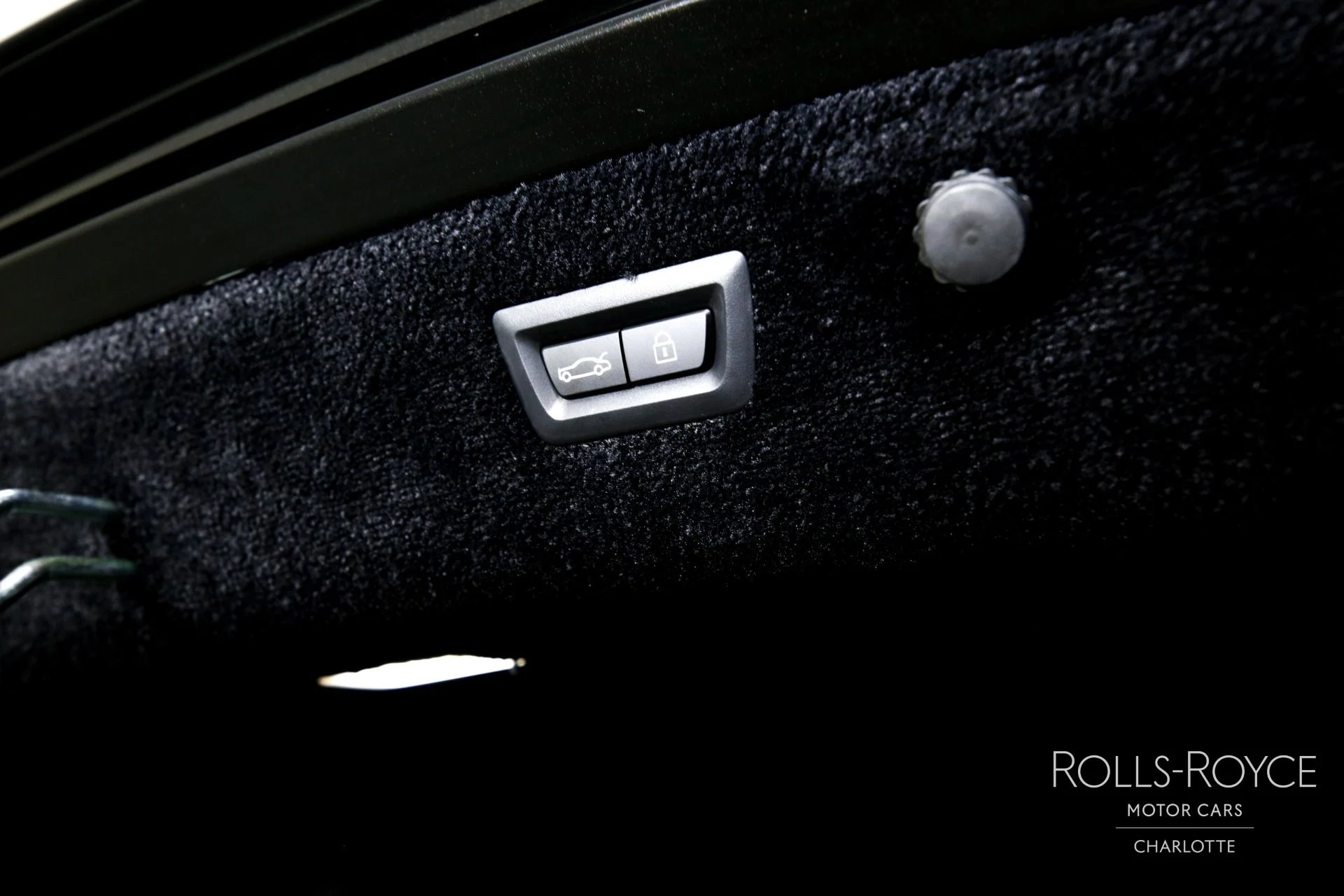 mph021_3934048186_Used_2024_Rolls_Royce_Spectre_1745445459_f280996995