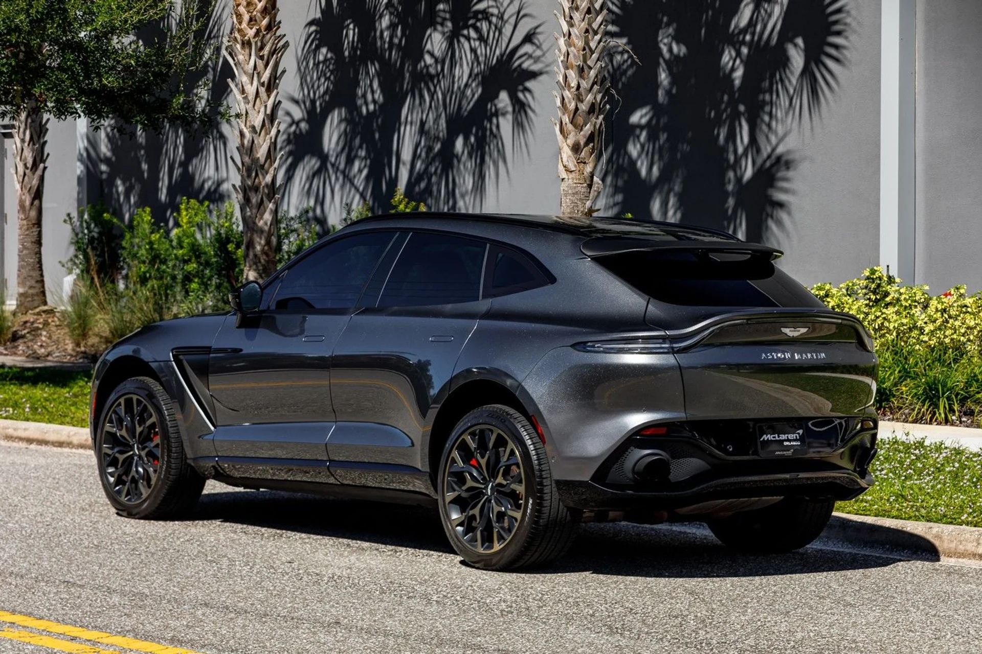 mph021_3943768522_Used_2021_Aston_Martin_DBX_004c31b7b7