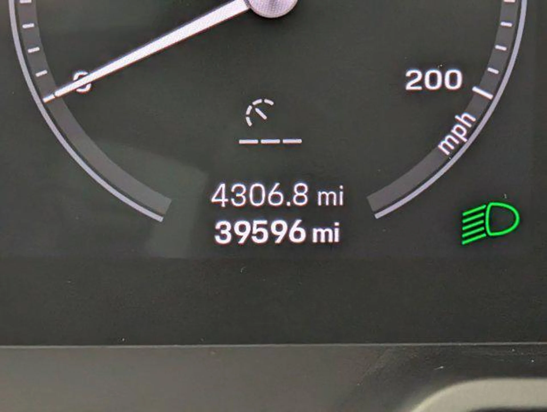 mph021_3945117200_KLB_Ldnb_M_Nde709_S_Tv_Qbn_D_Ce_Jnn8_870a5b5985