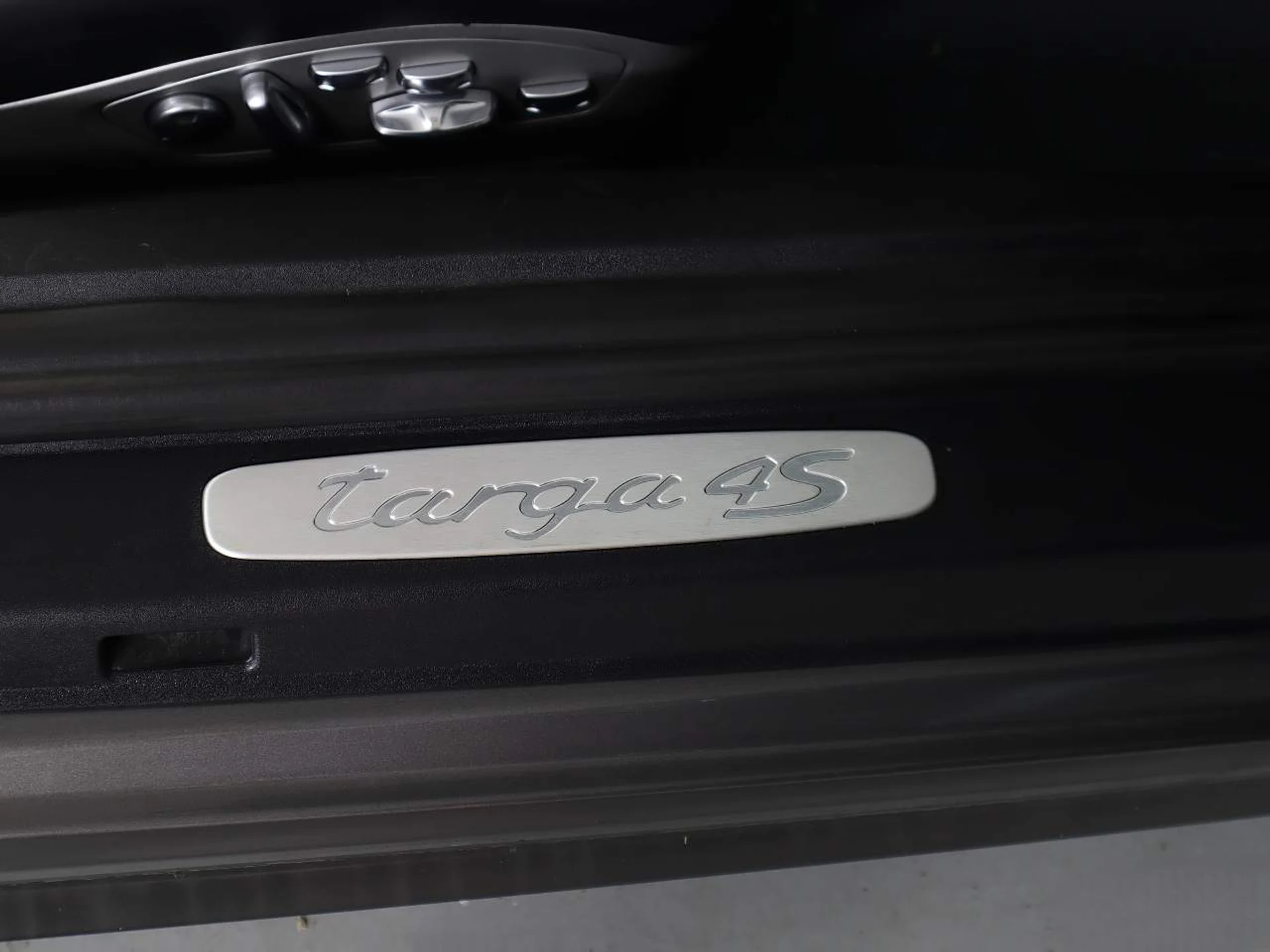 mph021_3946699652_4a81869dd532066cbab73c373abdb881_43307c230f