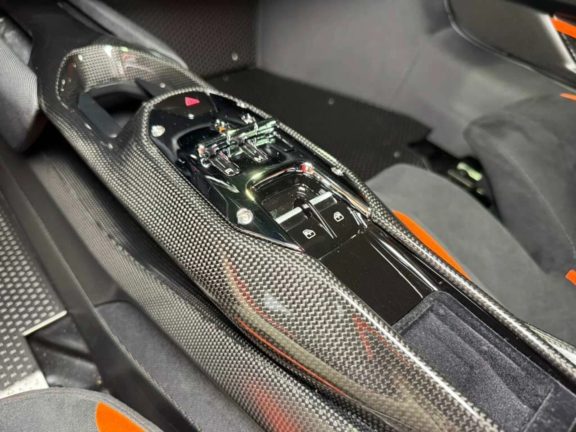 mph021_3948507104_00b5e566766be3511f6f08dff824d1c9_24a82d3369