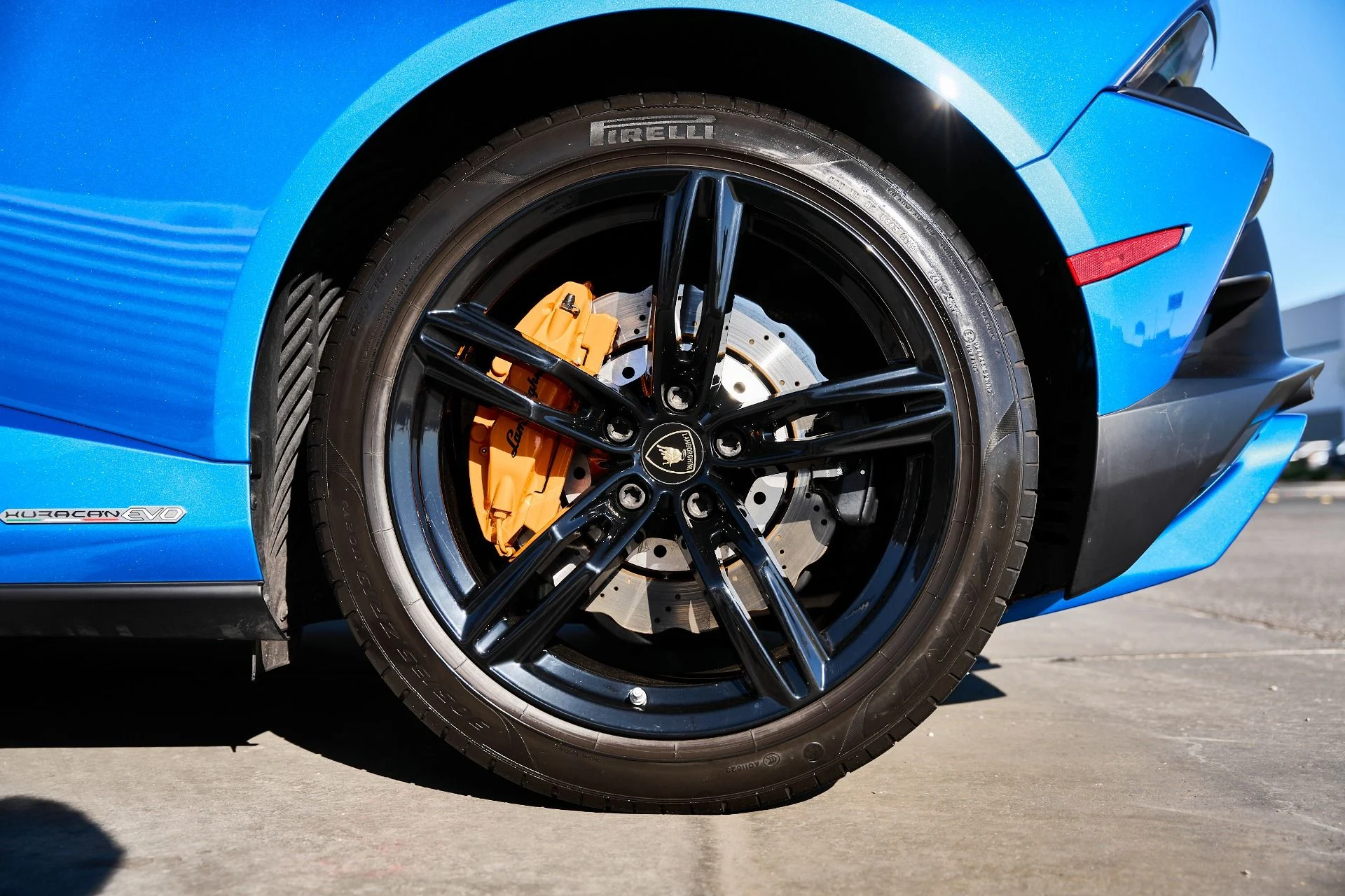 mph021_3955605853_Used_2020_Lamborghini_Huracan_EVO_Base_1766024281_c54204ed77