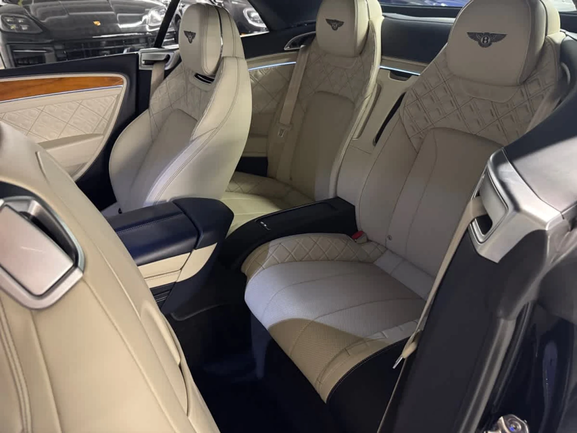 mph021_3955618239_6d369b26eda229e2333bbf4626f9d860x_b1a1eba636