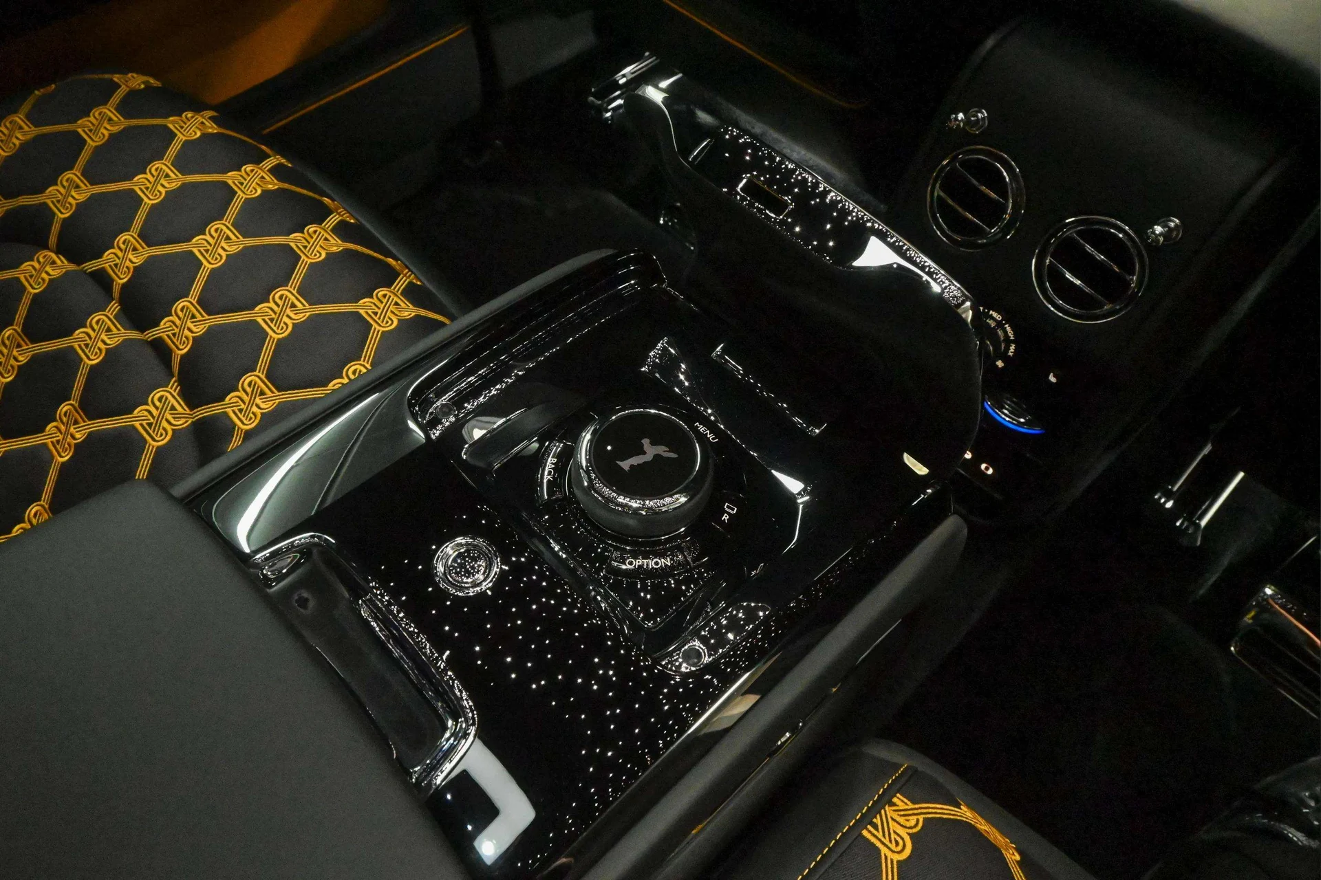 mph021_396744016_0a2e836e_2ce9_4048_bb5d_3b3647305ea5_202520_Rolls_Royce20_Cullinan20282502729_22_502d98b09b