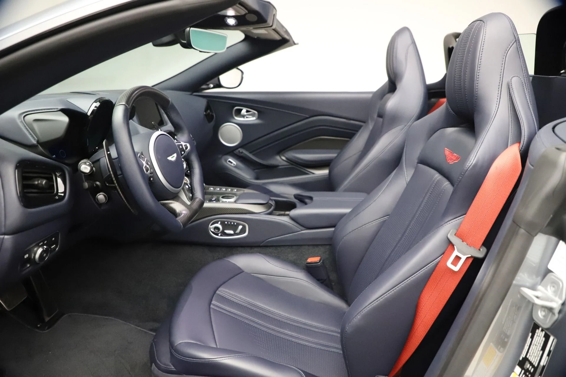 mph021_3970790970_Used_2021_Aston_Martin_Vantage_Roadster_1765899869_71deb7e9e2