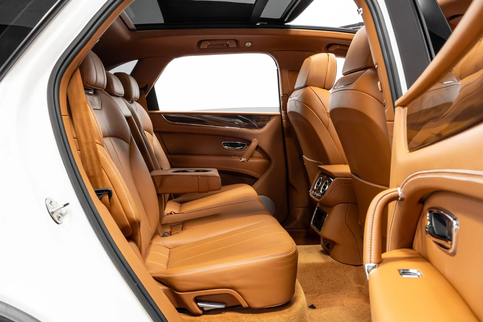 mph021_3974324267_Used_2019_Bentley_Bentayga_V8_1771459975_ec48002ba1