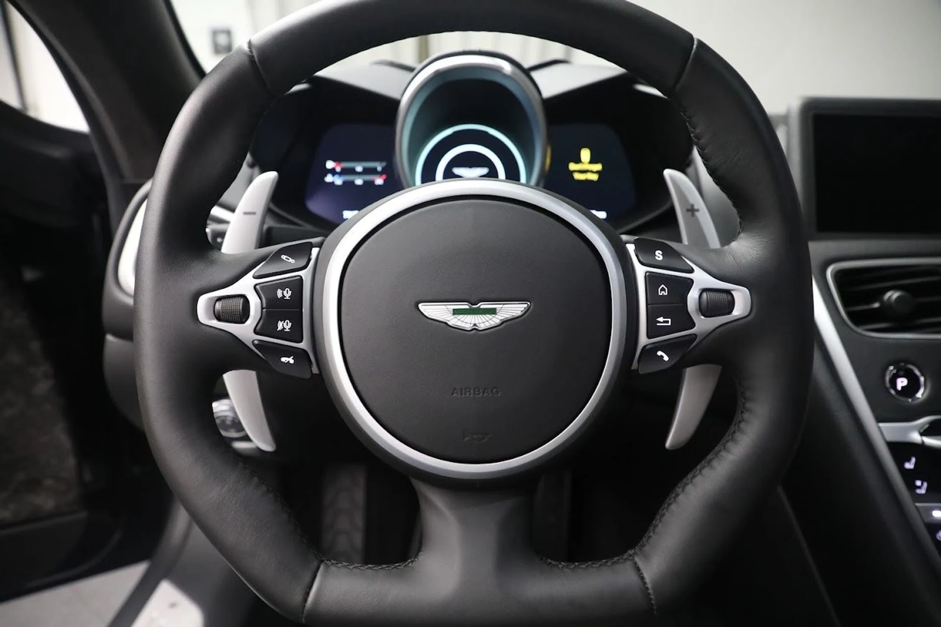mph021_3976198828_Used_2019_Aston_Martin_DBS_Superleggera_1688394544_8a5ae97783