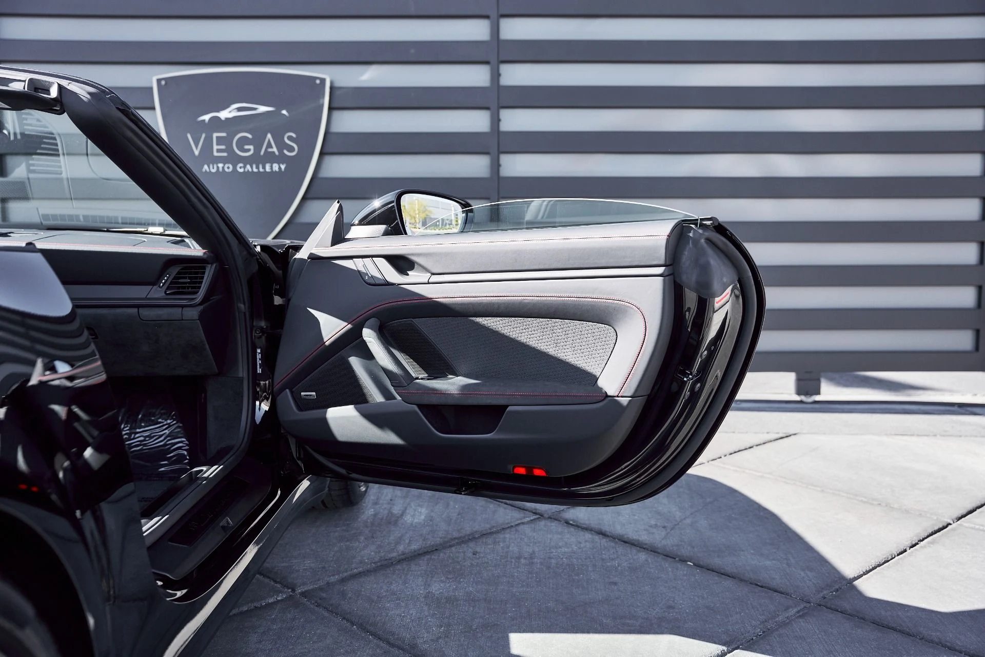 mph021_3991533991_Used_2026_Porsche_911_Carrera_GTS_1767062870_55c8f025d7