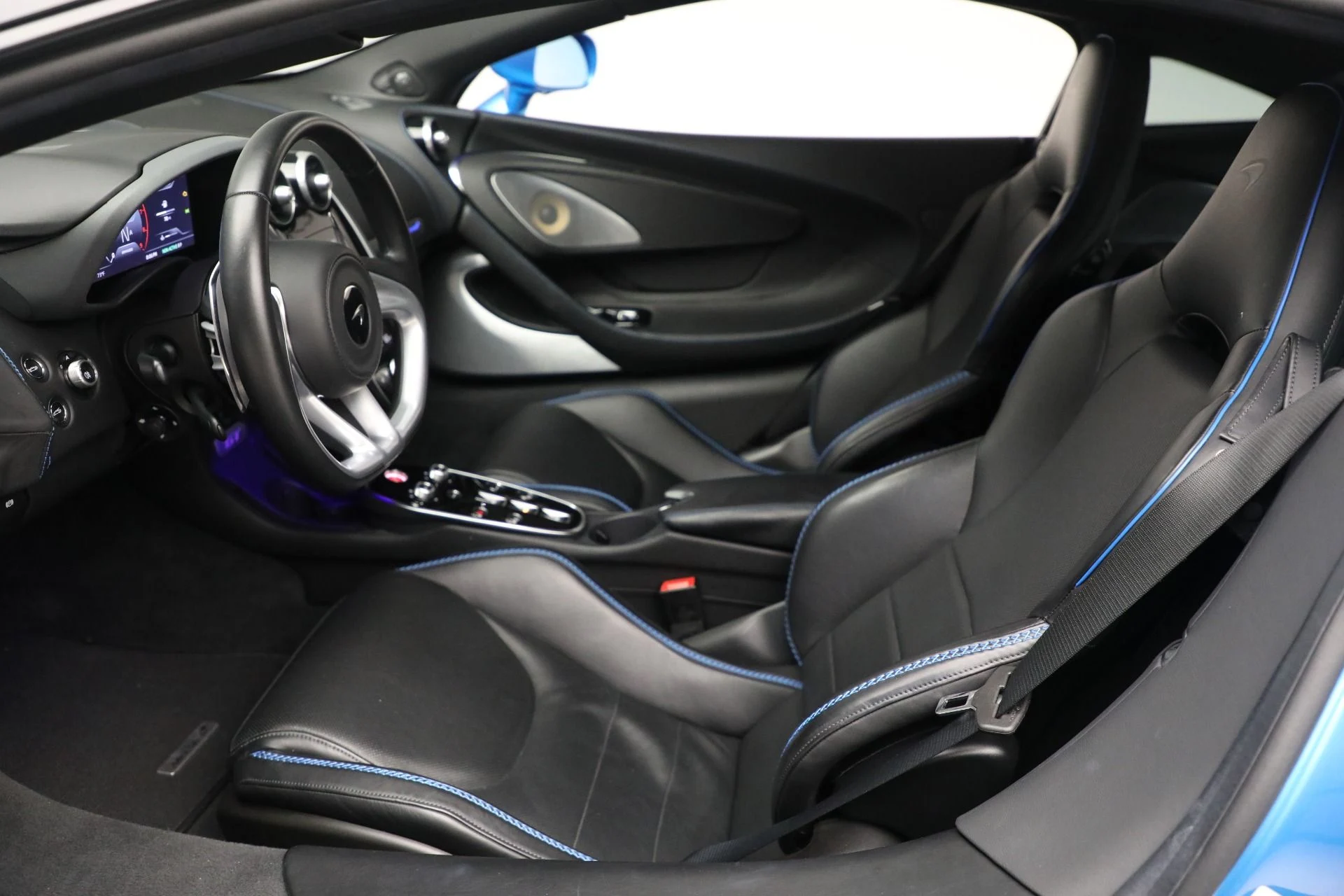 mph021_400266749_Used_2021_Mc_Laren_GT_Luxe_f00b17f39a