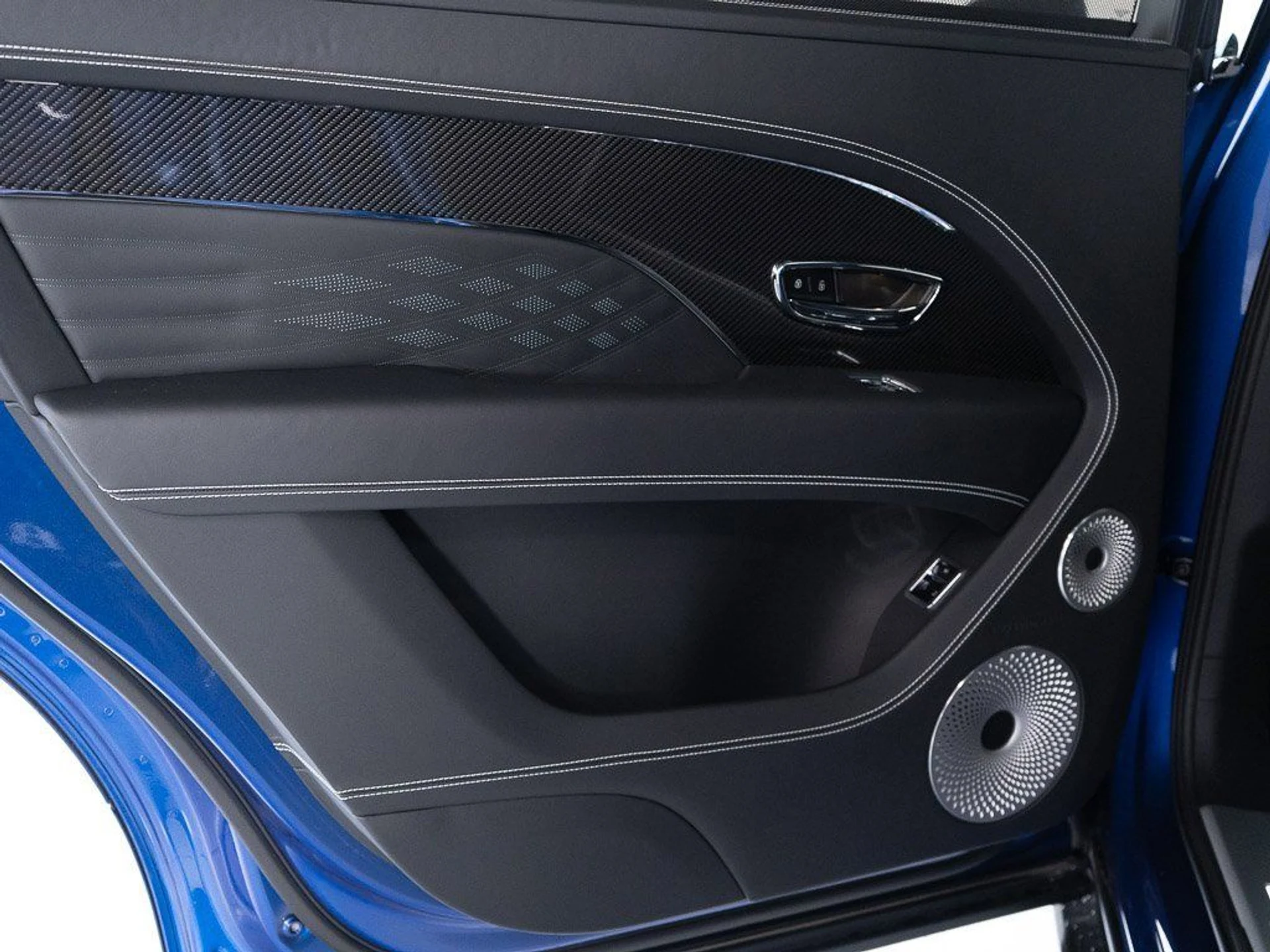 mph021_4007835782_fb1f73d6e1fe439a94f7d84f03871877_5cfb51e5f0