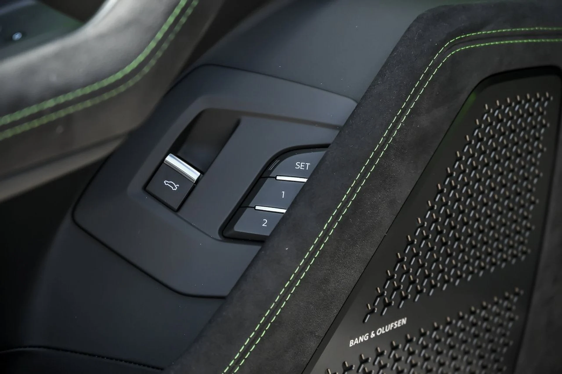 mph021_401500104_6bd8bafdec7783bd6aa9d8457cf6ab85x_5e59728d63