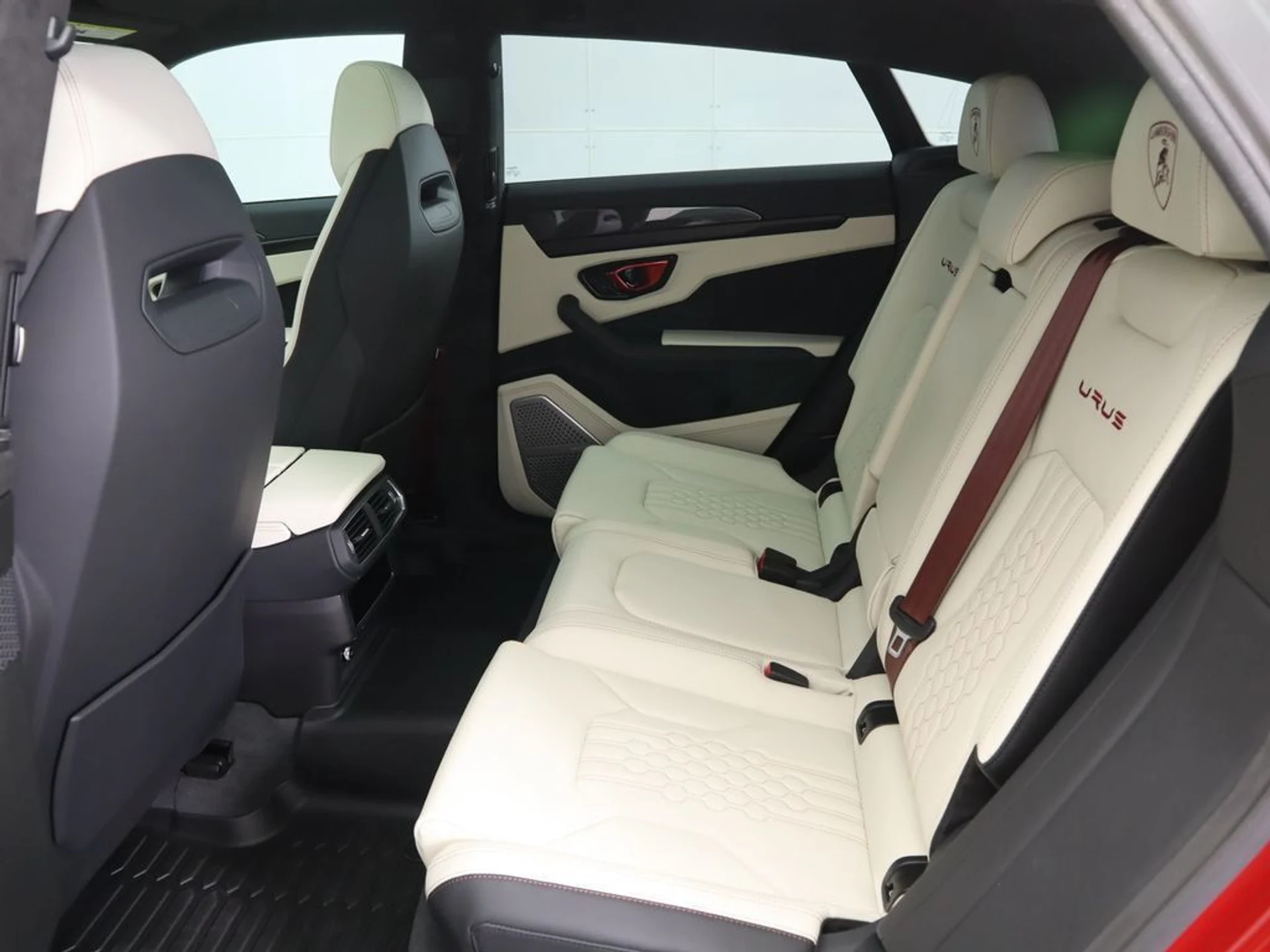 mph021_4018653684_used_2024_lamborghini_urus_sawd_8119_22965395_22_1024_2218fc7f88