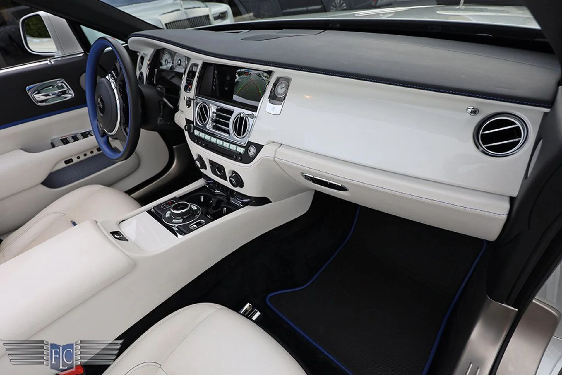 mph021_4022644214_used_2018_rolls_royce_dawn_convertible_6305_22879158_22_1024_aa9cff64cd