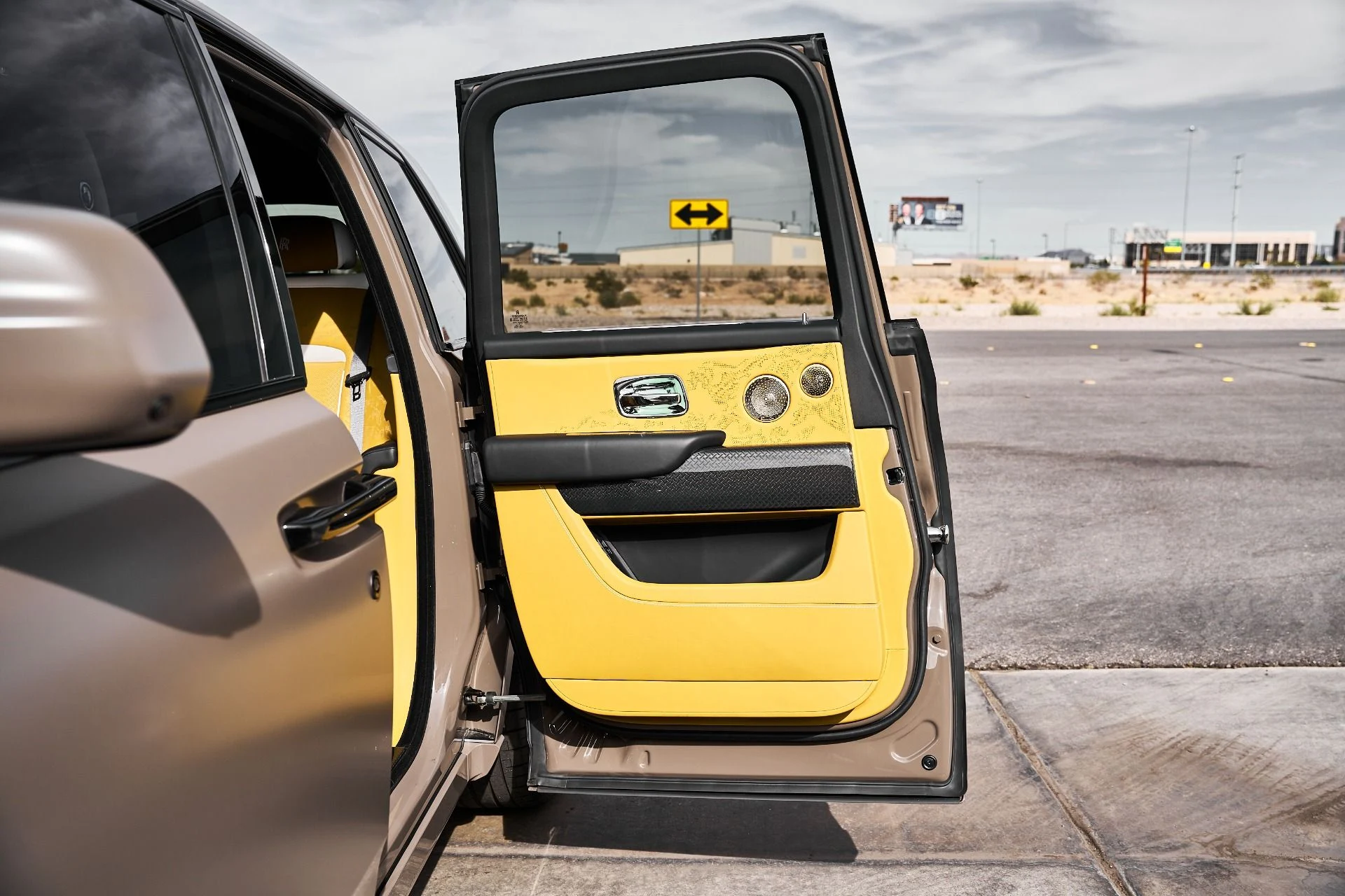 mph021_4024145774_Used_2026_Rolls_Royce_Cullinan_Black_Badge_1776556001_6706b51680