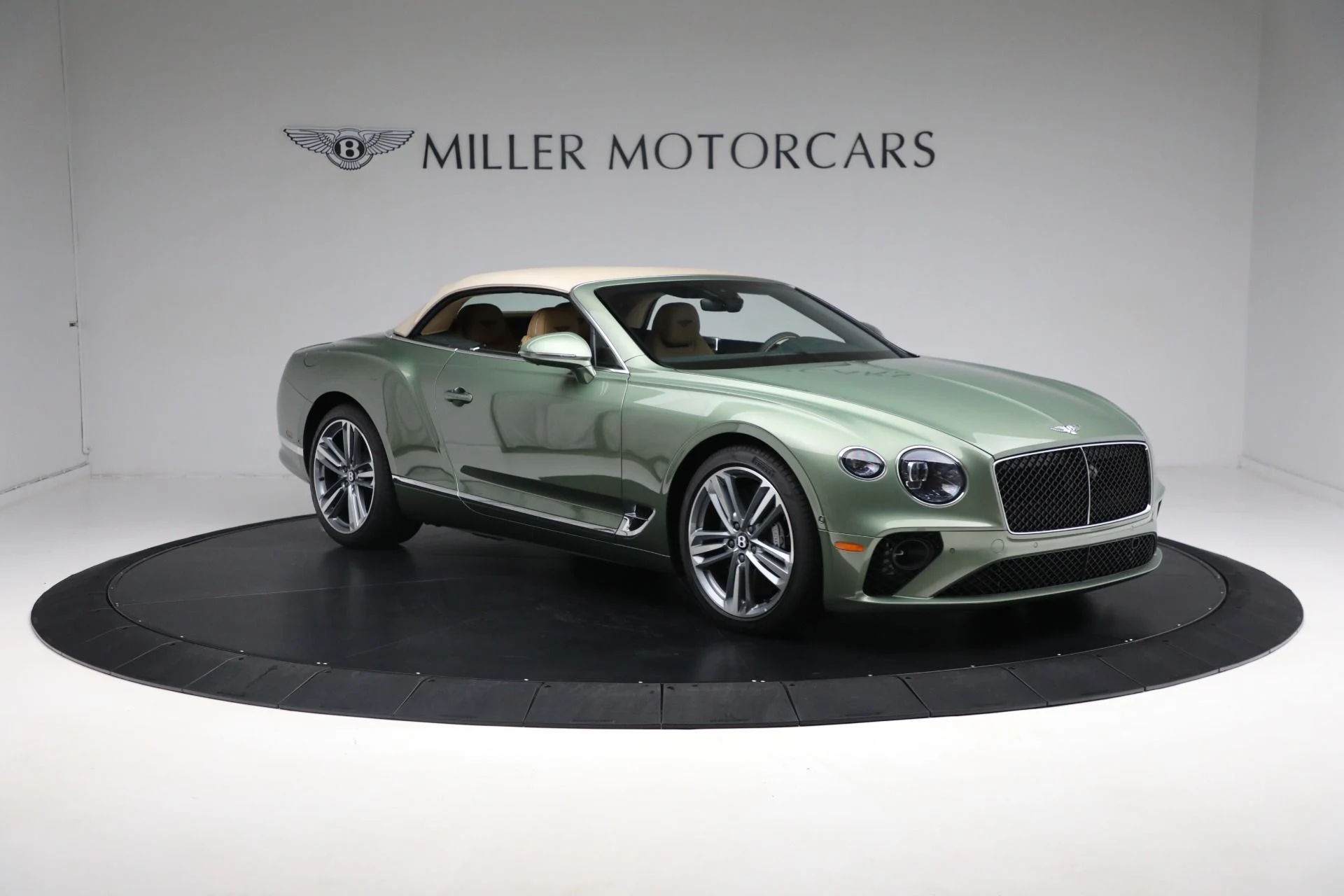 mph021_4042972698_New_2024_Bentley_Continental_GTC_V8_9321f6b8a1