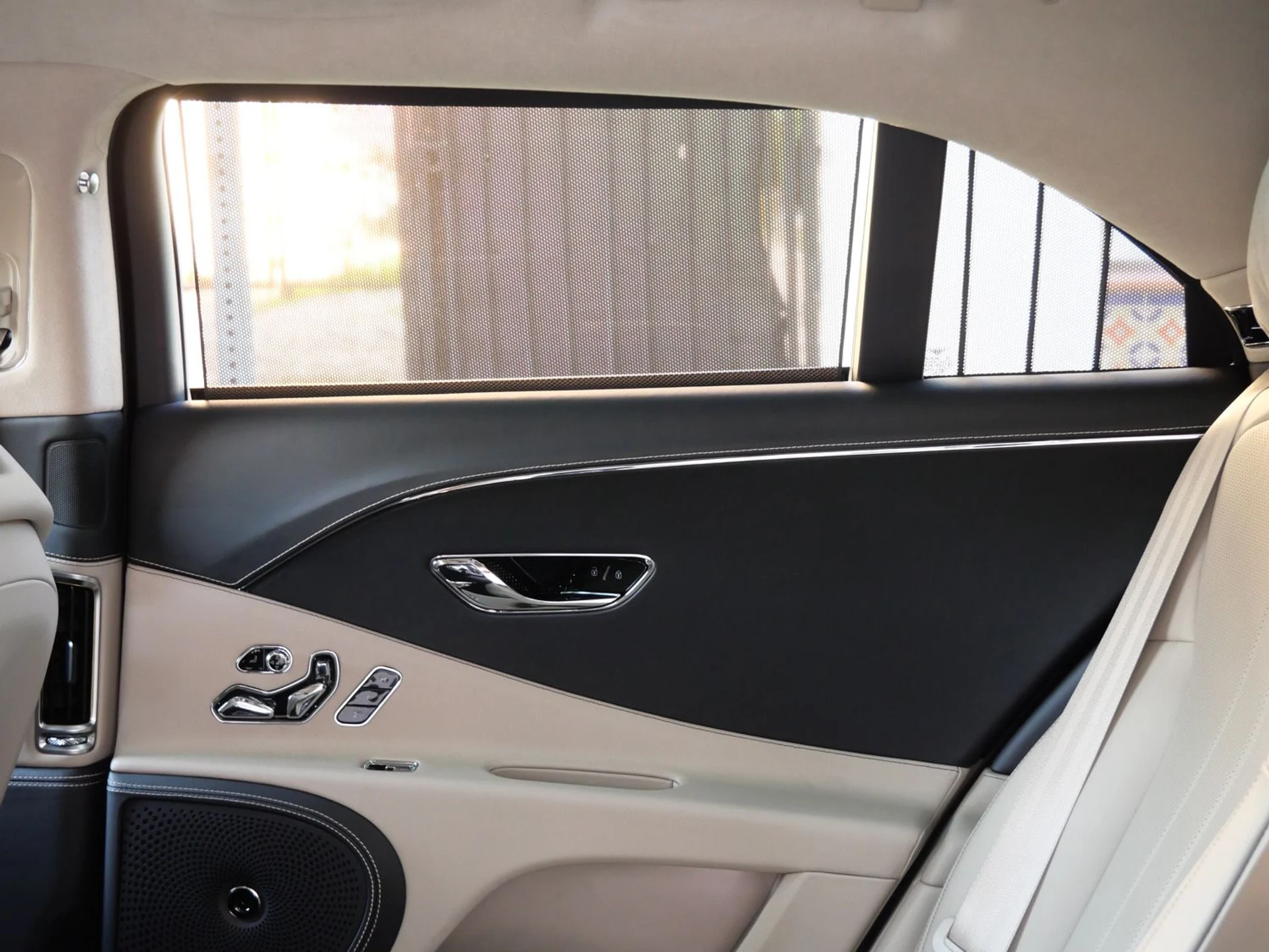 mph021_4047161698_1b67c331bbe19f4751c3d64f19788a3cx_529d2f7e14