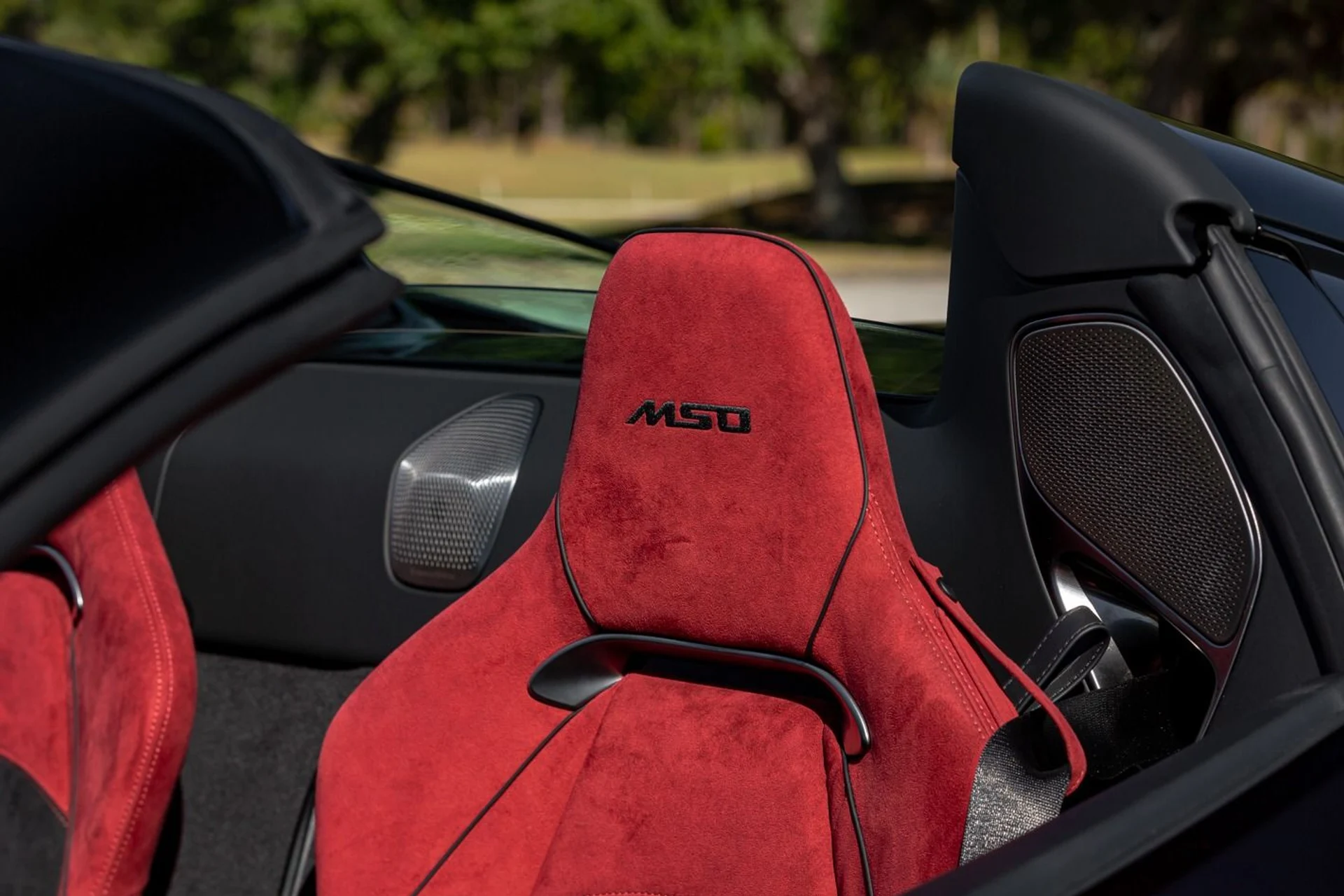 mph021_4051481012_474_p22_l_b863f319b8