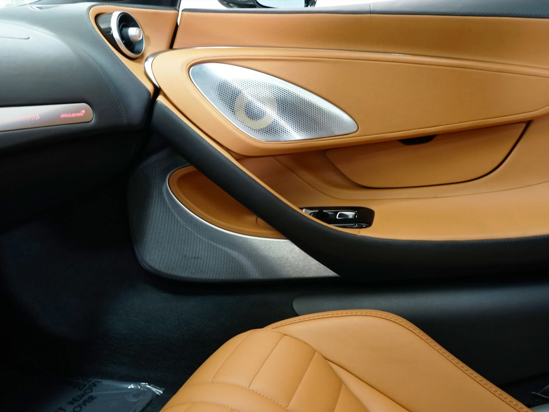 mph021_4054519686_fb00c2dd3b118d472daa709683a6db78x_f07f8ce705