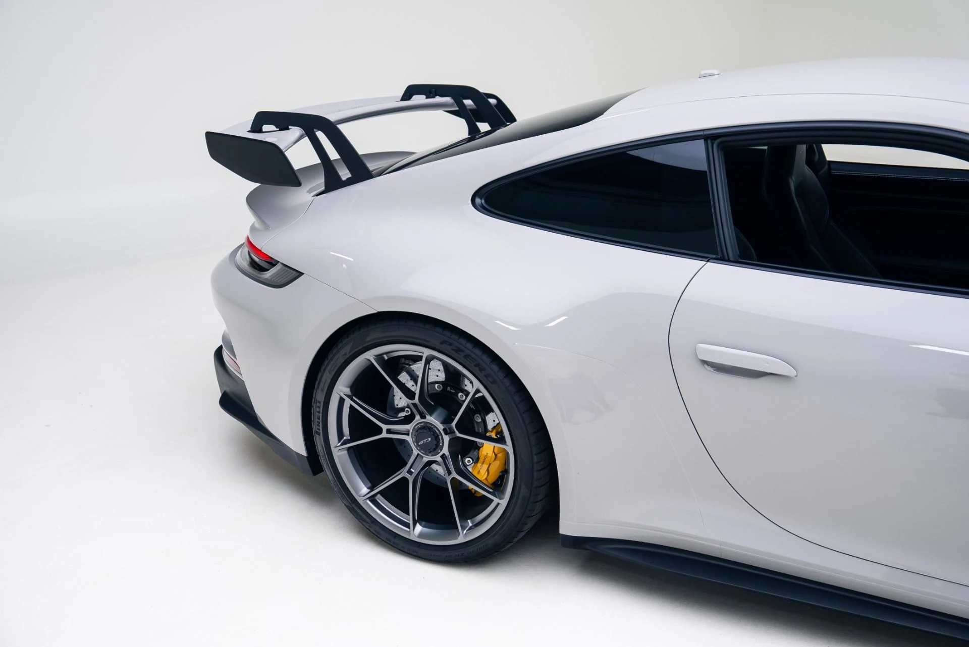 mph021_405611344_Used_2024_Porsche_911_GT_3_1766184569_ee129905c2