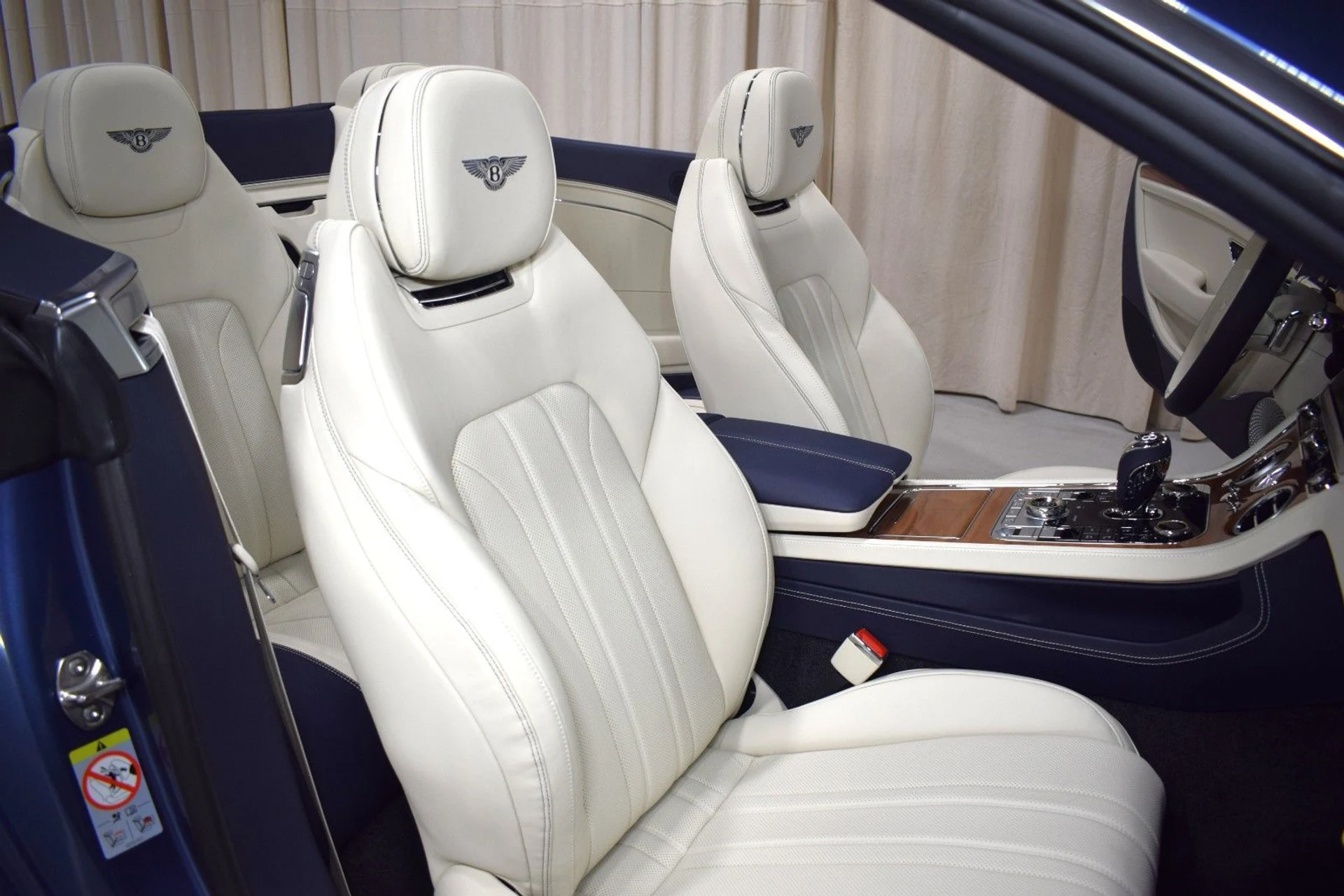 mph021_4063599396_d0a6f2537d3252afbaf46e267d40f7a4x_d75a54b66e