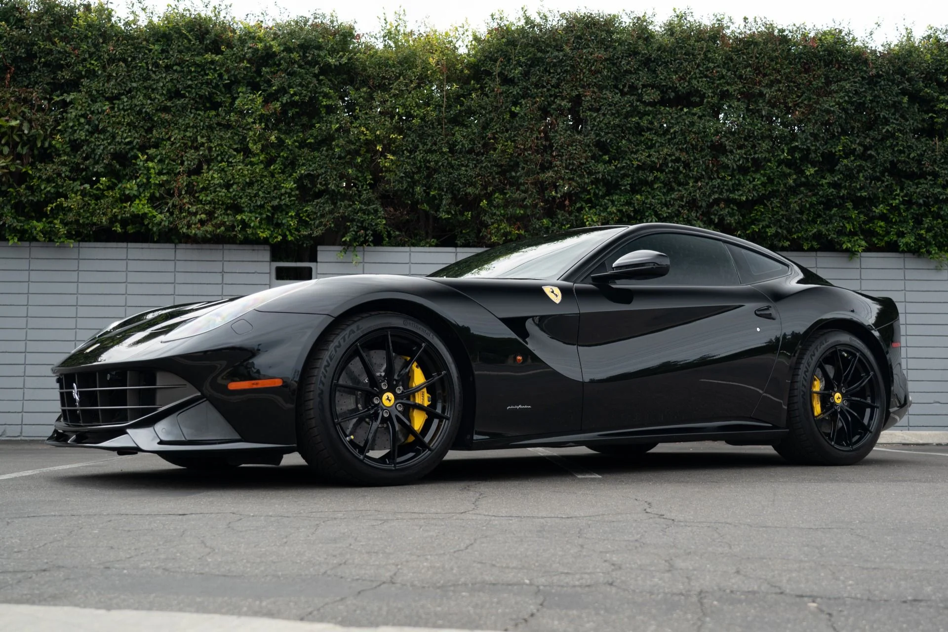 mph021_4072056338_Used_2014_Ferrari_F12berlinetta_1756490493_40a3de3494