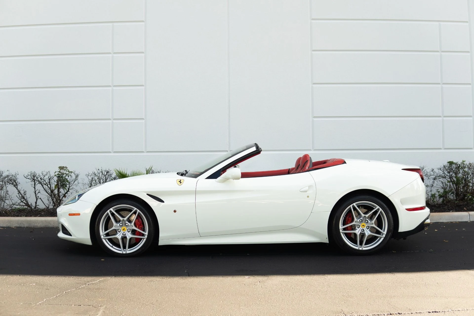 mph021_4082107799_Used_2017_Ferrari_California_T_1767901173_92435a2899