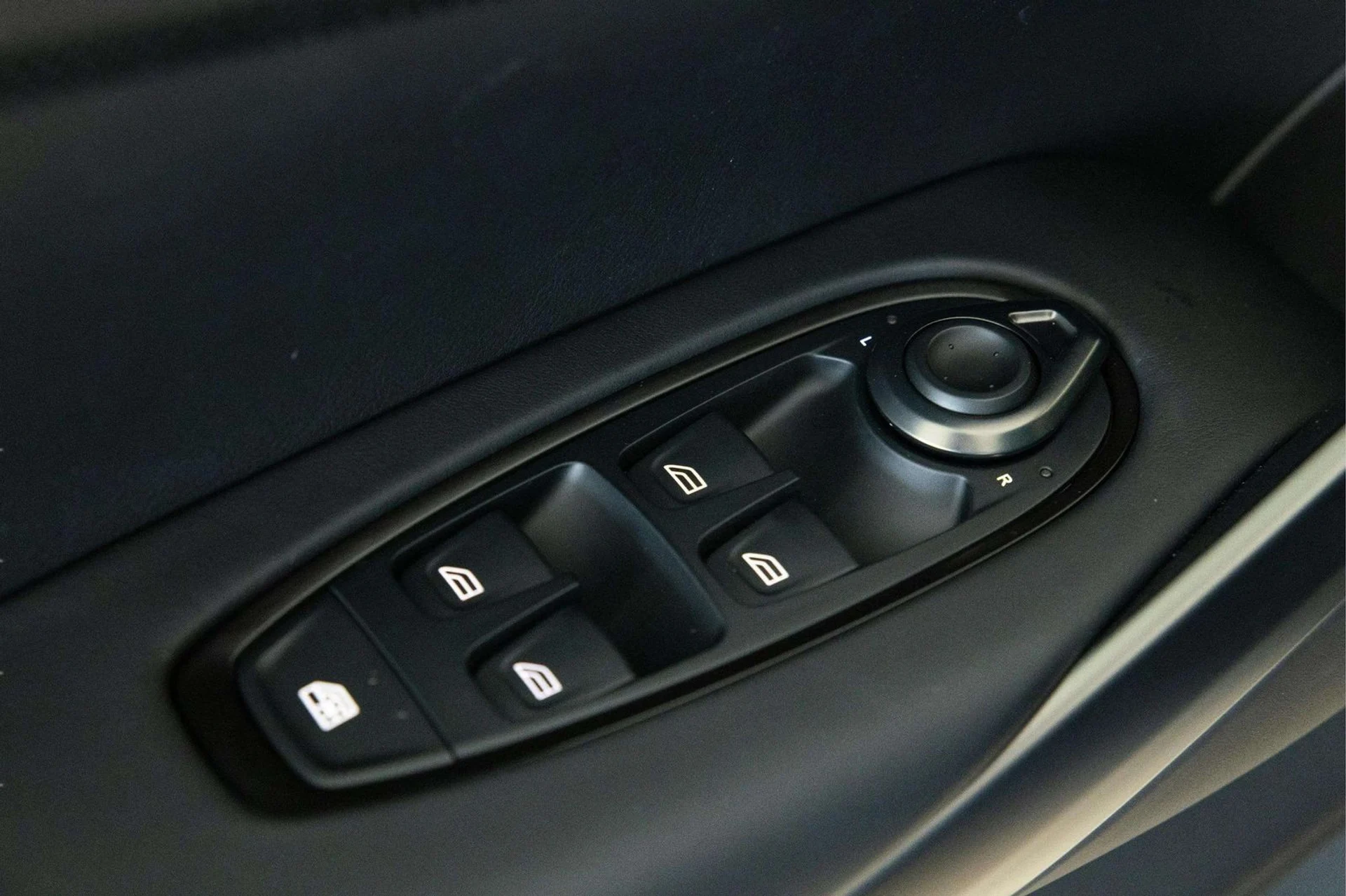 mph021_40833611_7e022e5f_21b8_4614_b6c9_85c392a905b8_92397b7a1f