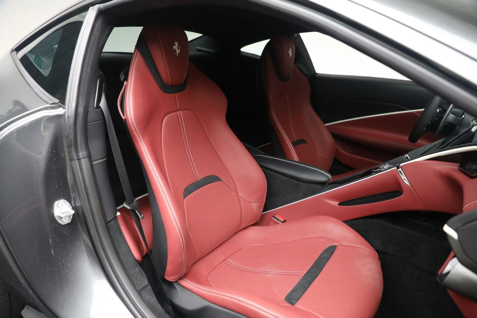 mph021_4100667609_Used_2024_Ferrari_Roma_f949e1efaa
