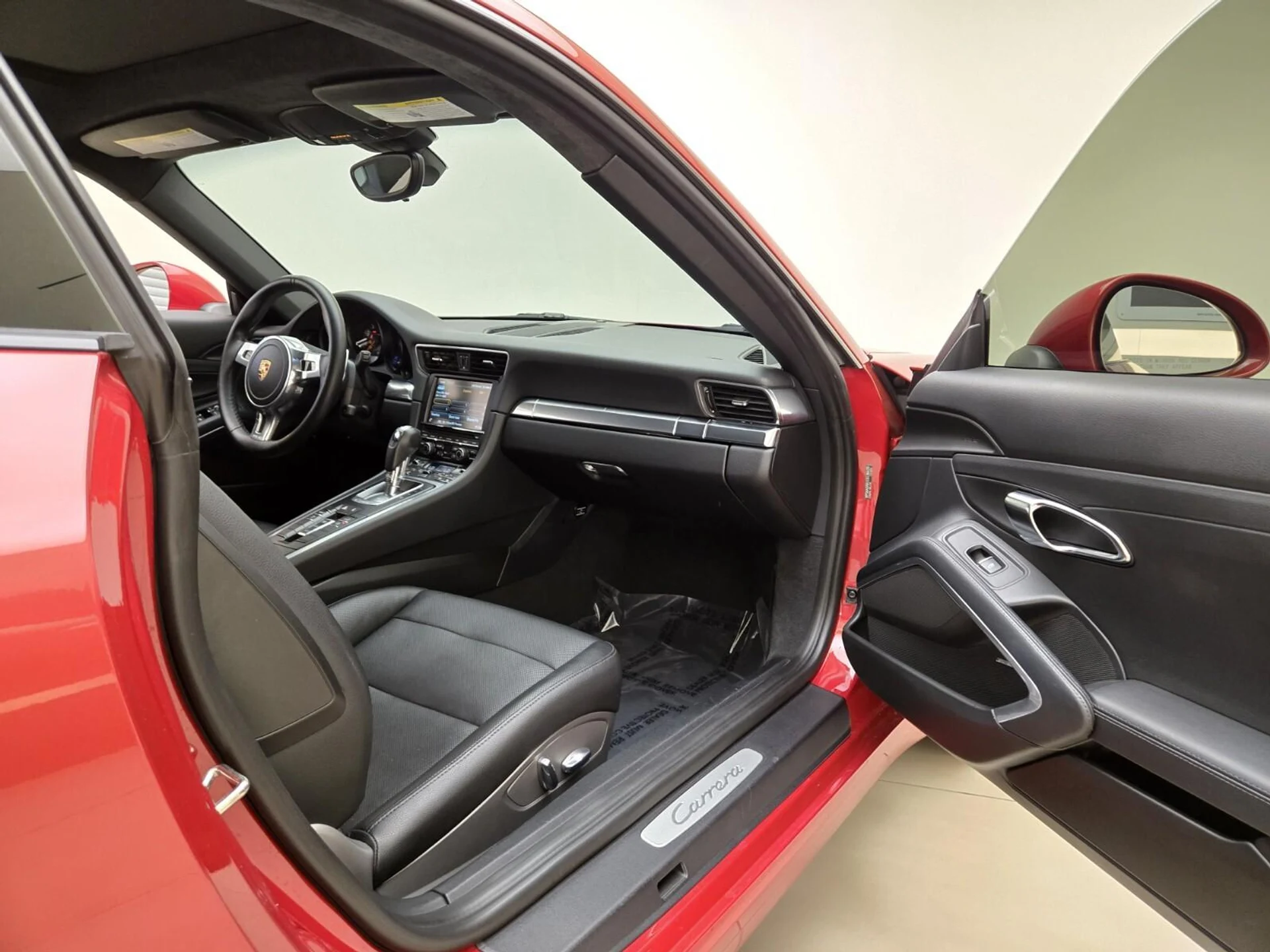 mph021_410321807_Used_2014_Porsche_911_Carrera_1777355651_281b4efaeb