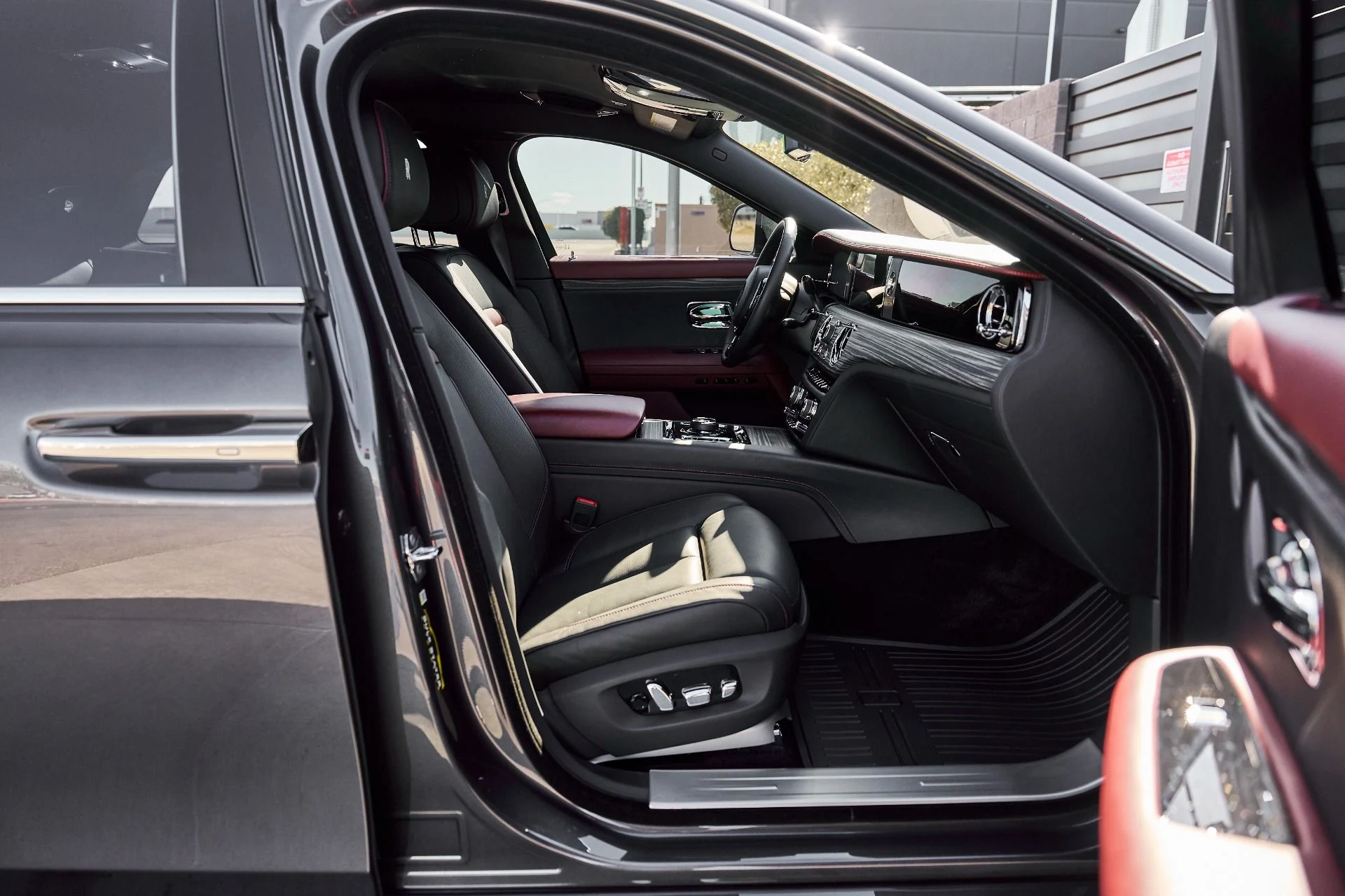 mph021_4109138007_Used_2023_Rolls_Royce_Ghost_1770699520_3f20ced99d