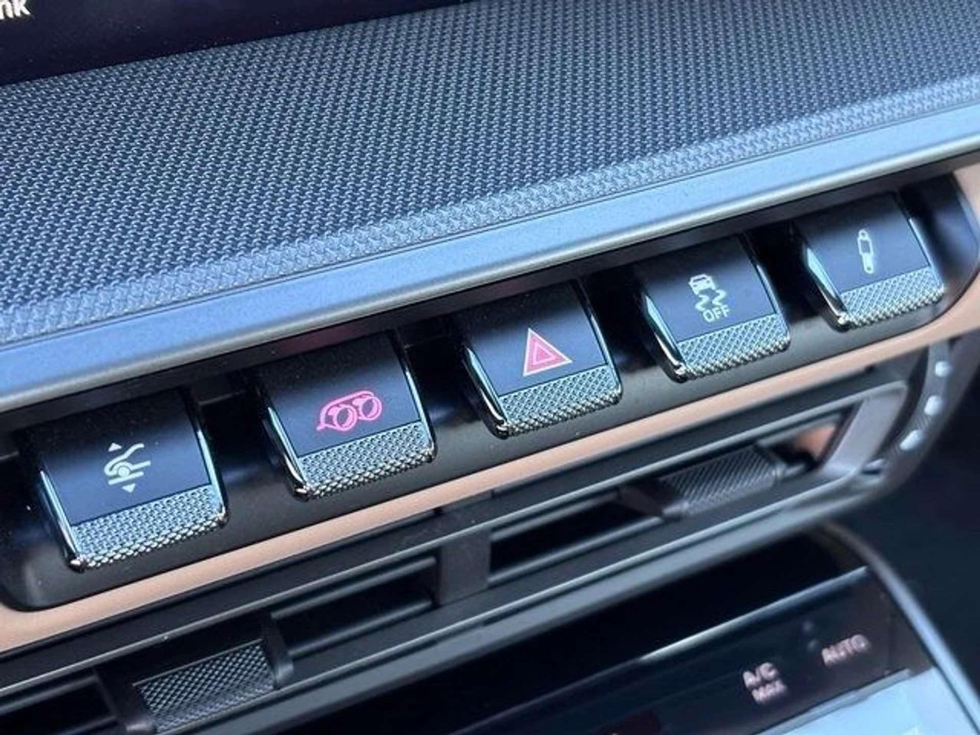 mph021_4111413209_5d96cc65bee4f9da0481a951fa90919bx_c96e798f55