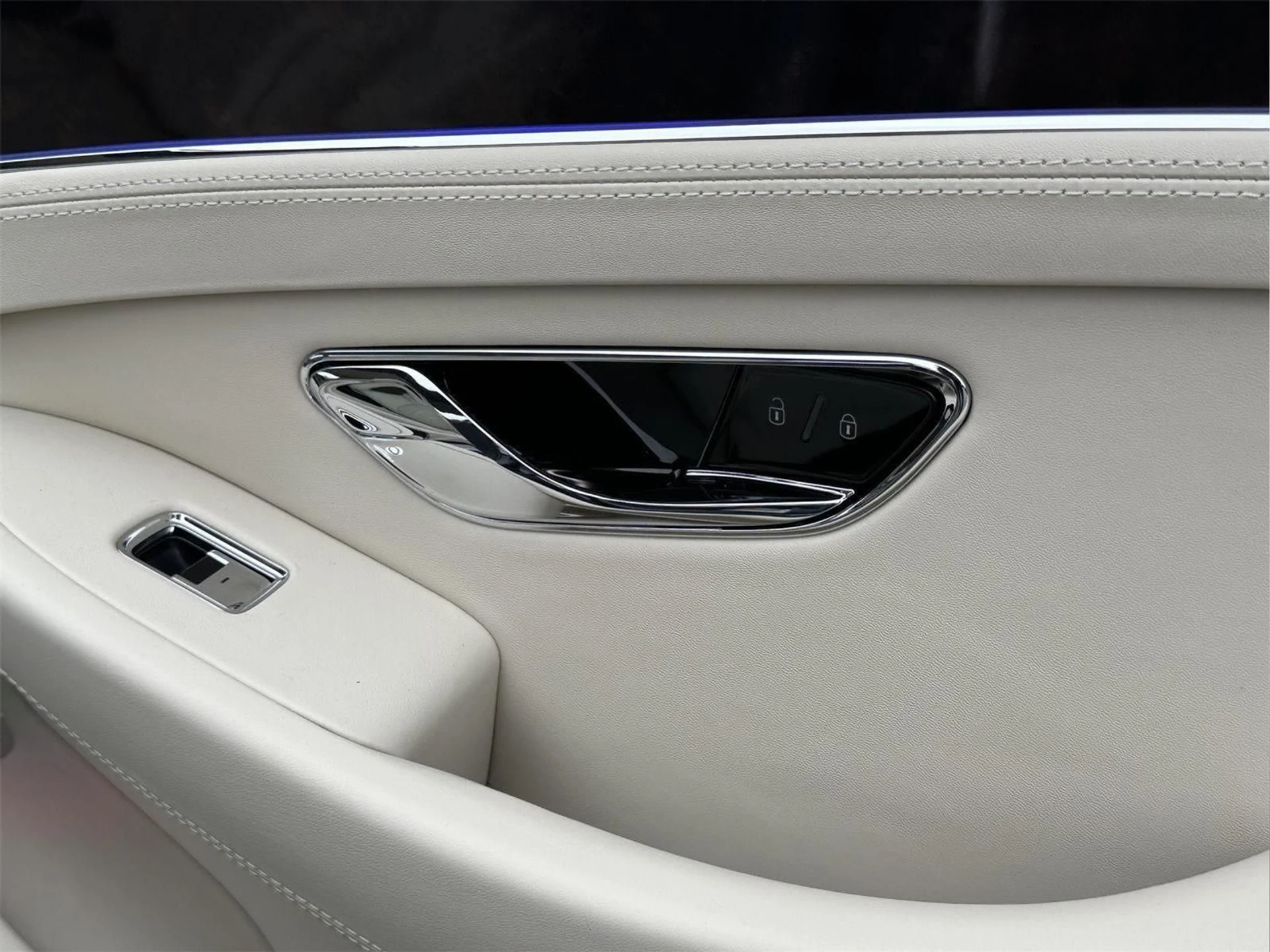 mph021_4111603014_e0155defa5aeab9336e59d8775c73e52_d6ca2d460b