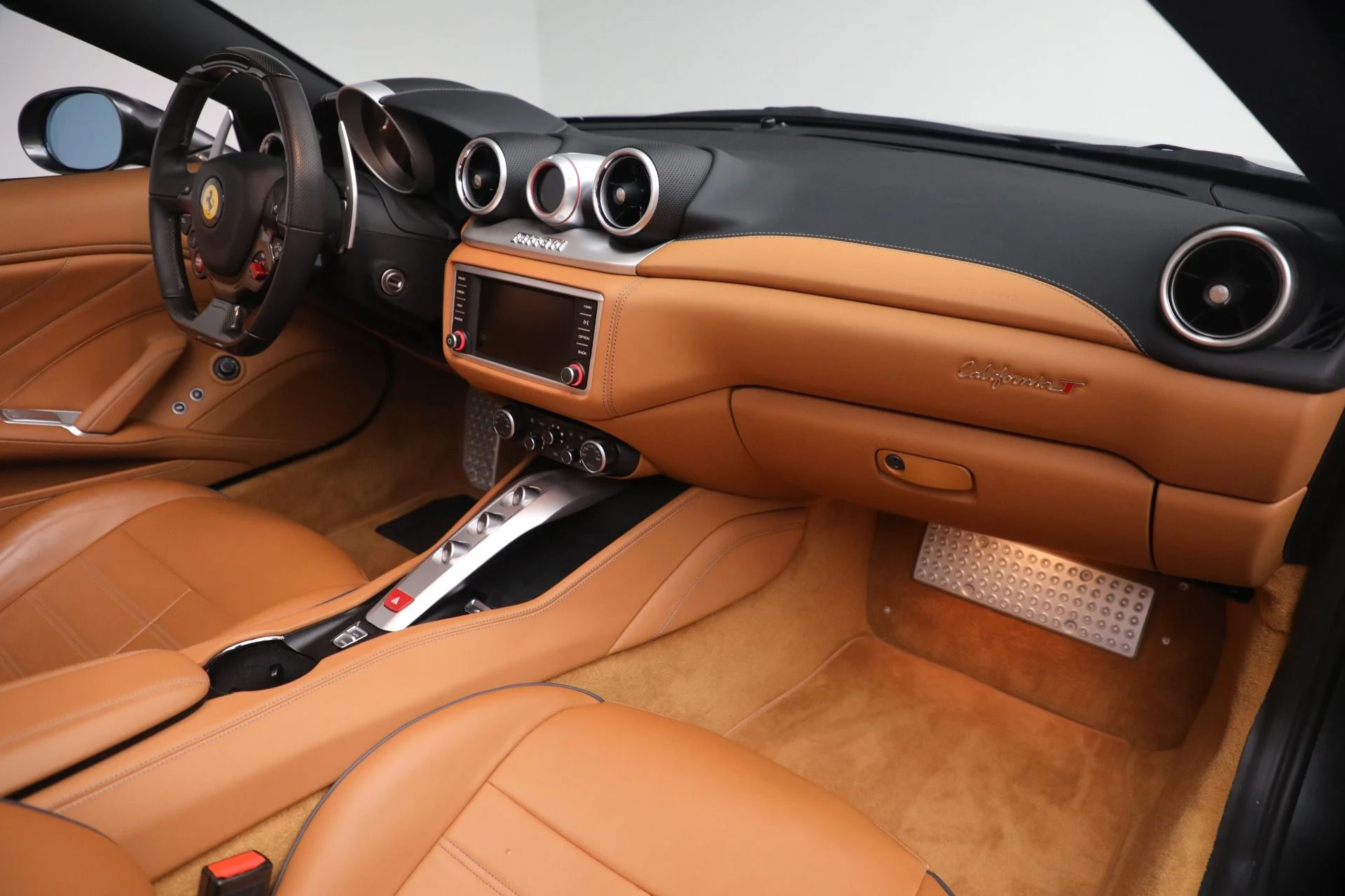 mph021_4114134252_Used_2017_Ferrari_California_T_1688060415_30490ce32d