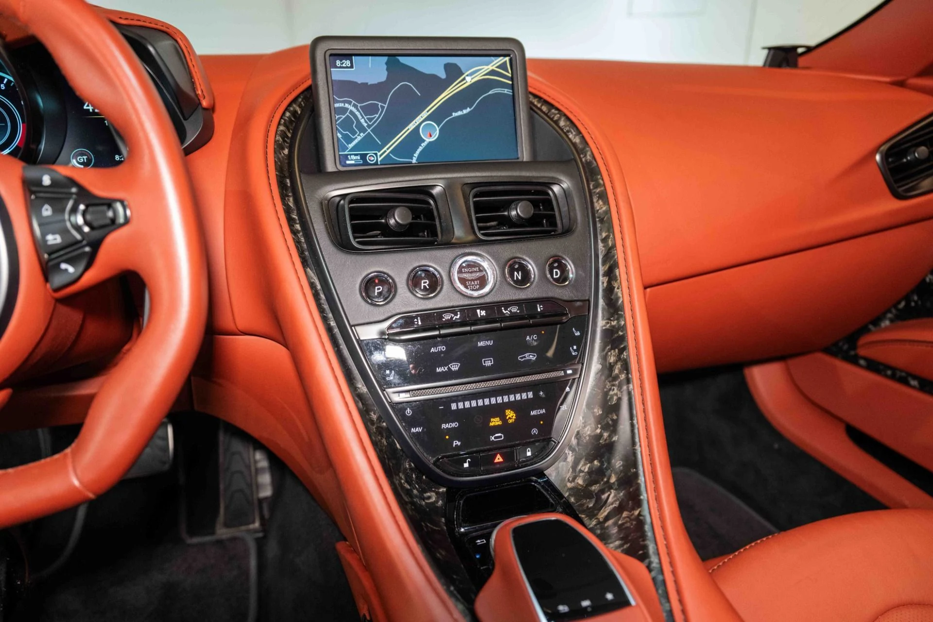 mph021_4118485957_Used_2019_Aston_Martin_DBS_Superleggera_1726670802_fcc59e7ba4