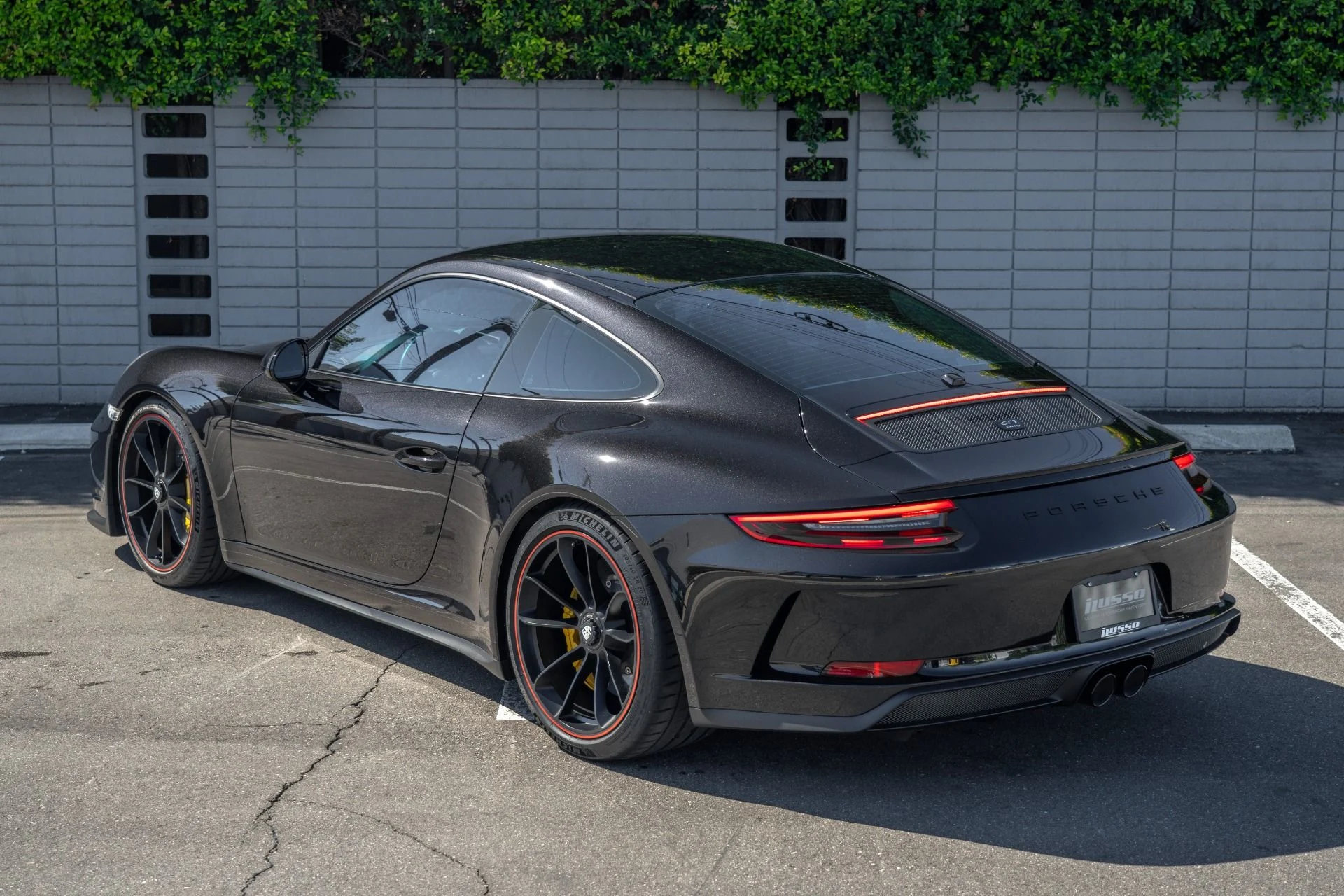 mph021_4120491807_Used_2019_Porsche_911_GT_3_Touring_1760739236_1ef9e7ffe2