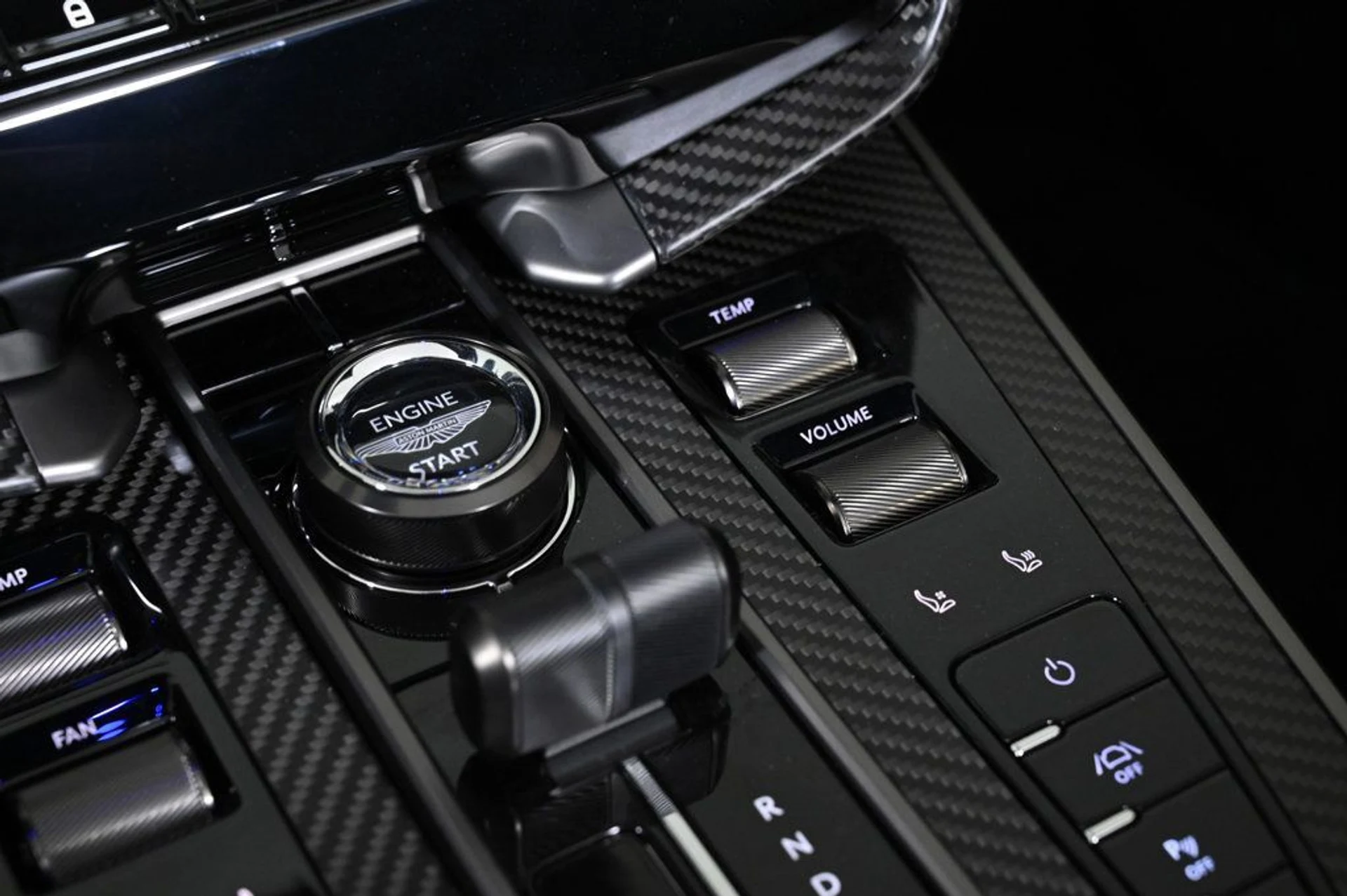 mph021_4126968184_new_2026_aston_martin_vanquish_volante_11350_22943643_21_1024_48fe7ad0c3