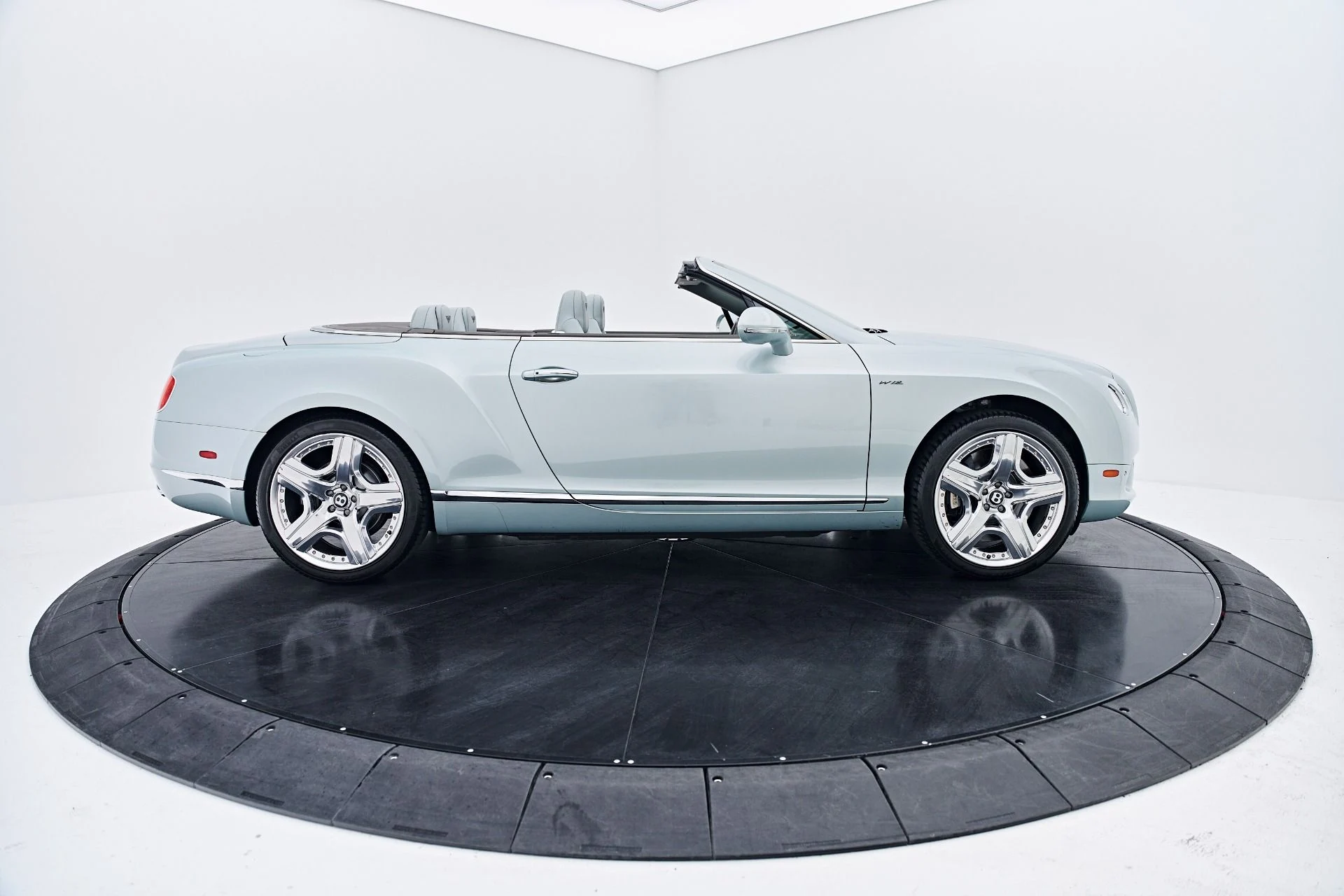 mph021_4130417223_Used_2014_Bentley_Continental_GTC_Base_1786670662_5e5fc3c236