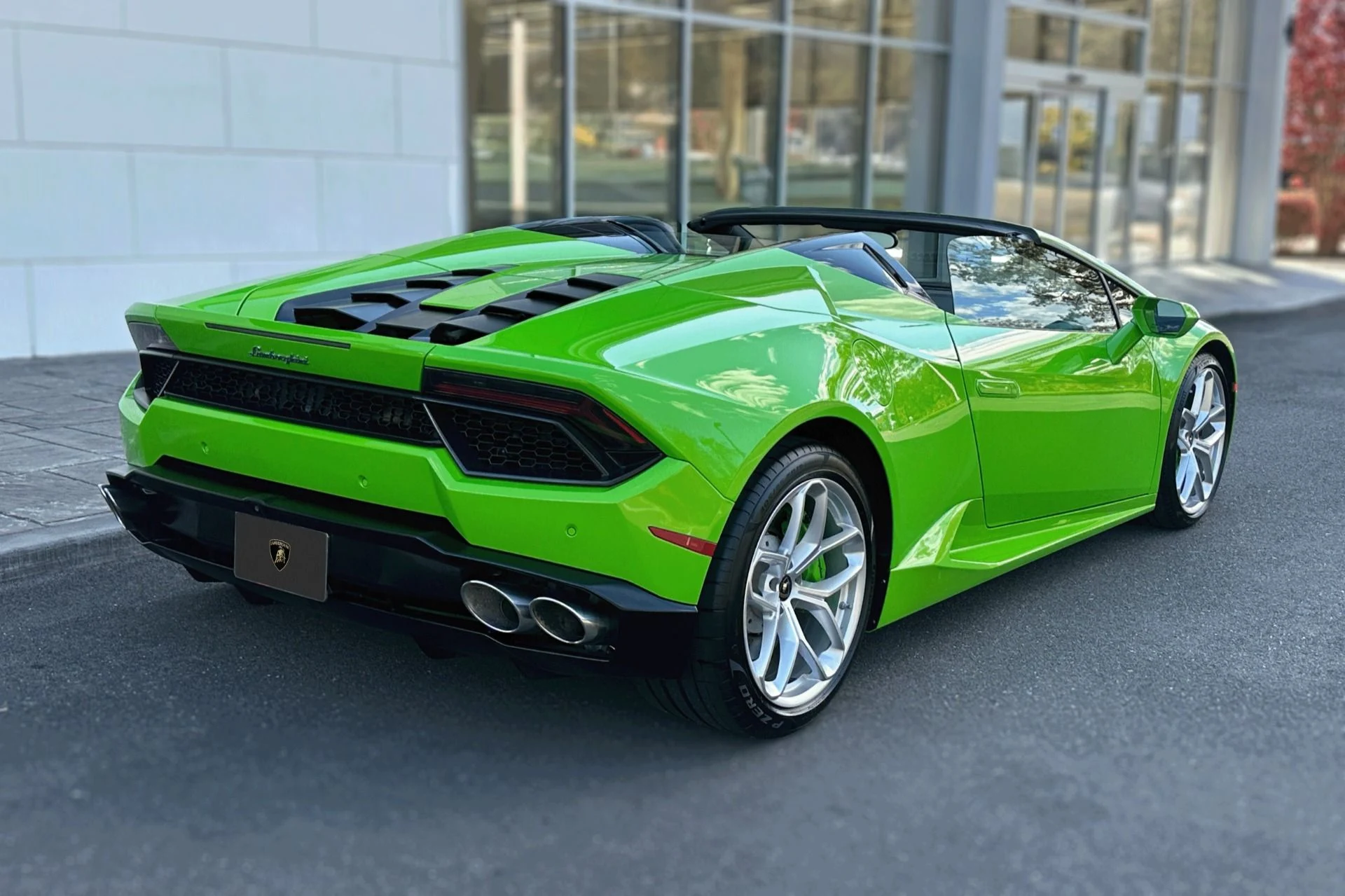 mph021_4137870138_Used_2017_Lamborghini_Huracan_RWD_Spyder_1761220667_72df46bfd9